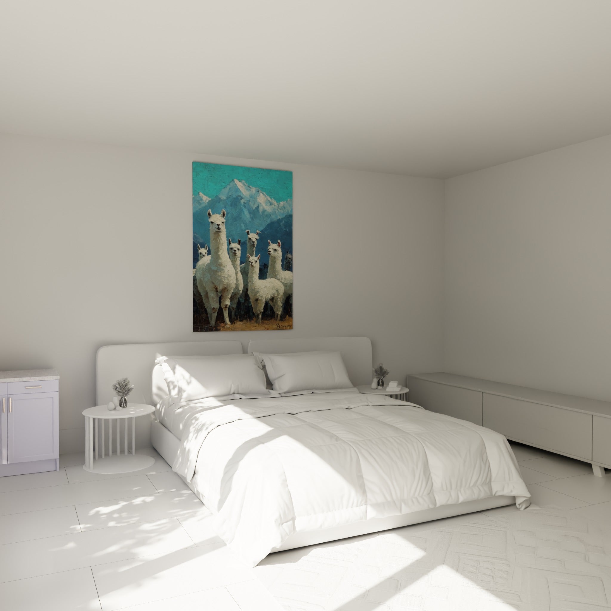 Sept lamas blancs et sommets turquoise accrochés au-dessus d'un lit dans une chambre claire