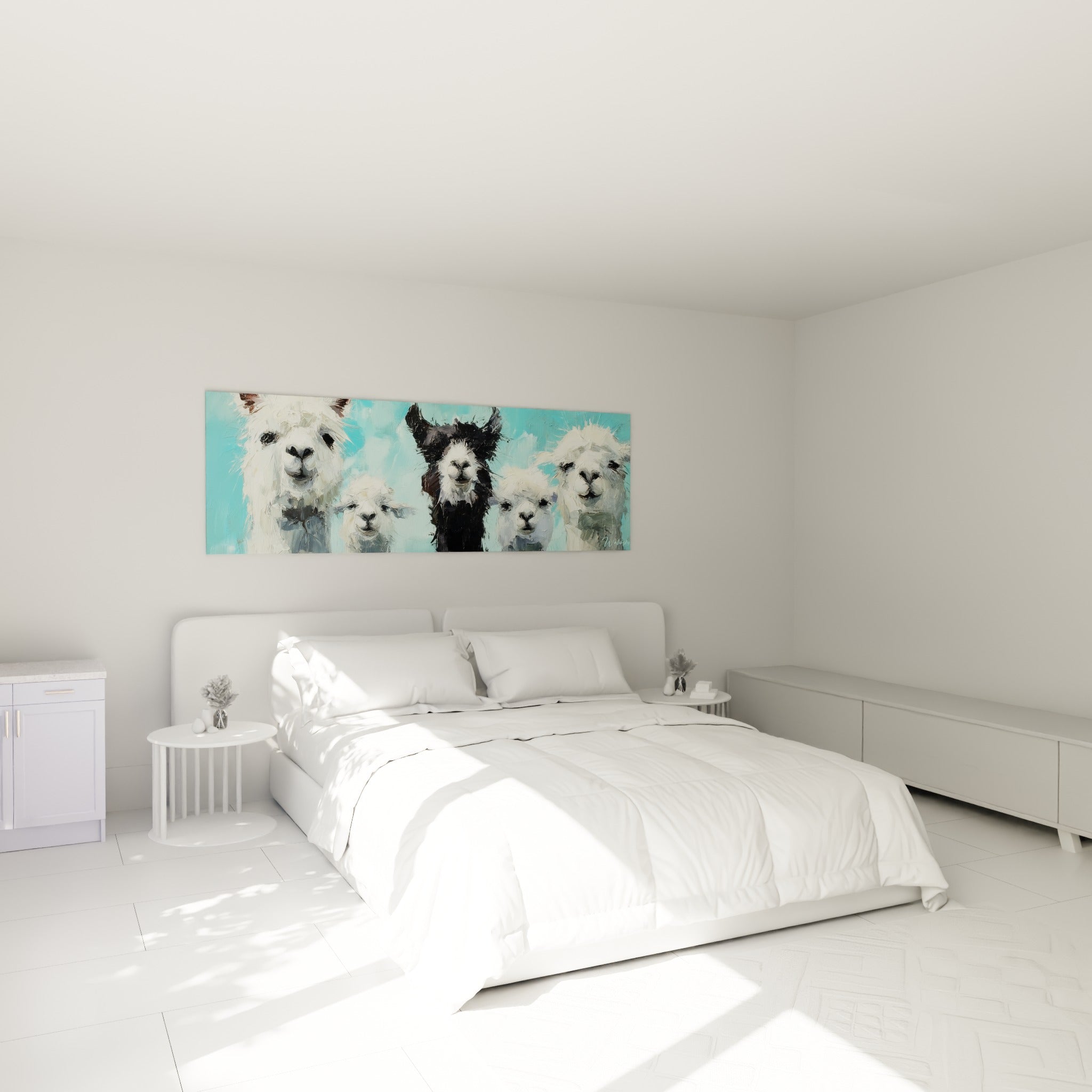 Troupeau de lamas crème et noir au pelage texturé, accroché au-dessus d'un lit dans une chambre claire