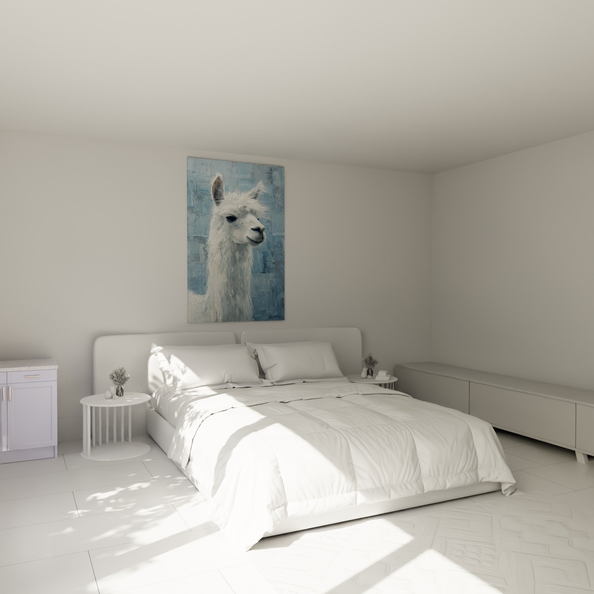 Douceur du lama blanc et bleu texturé accrochée au-dessus d'un lit dans une chambre claire