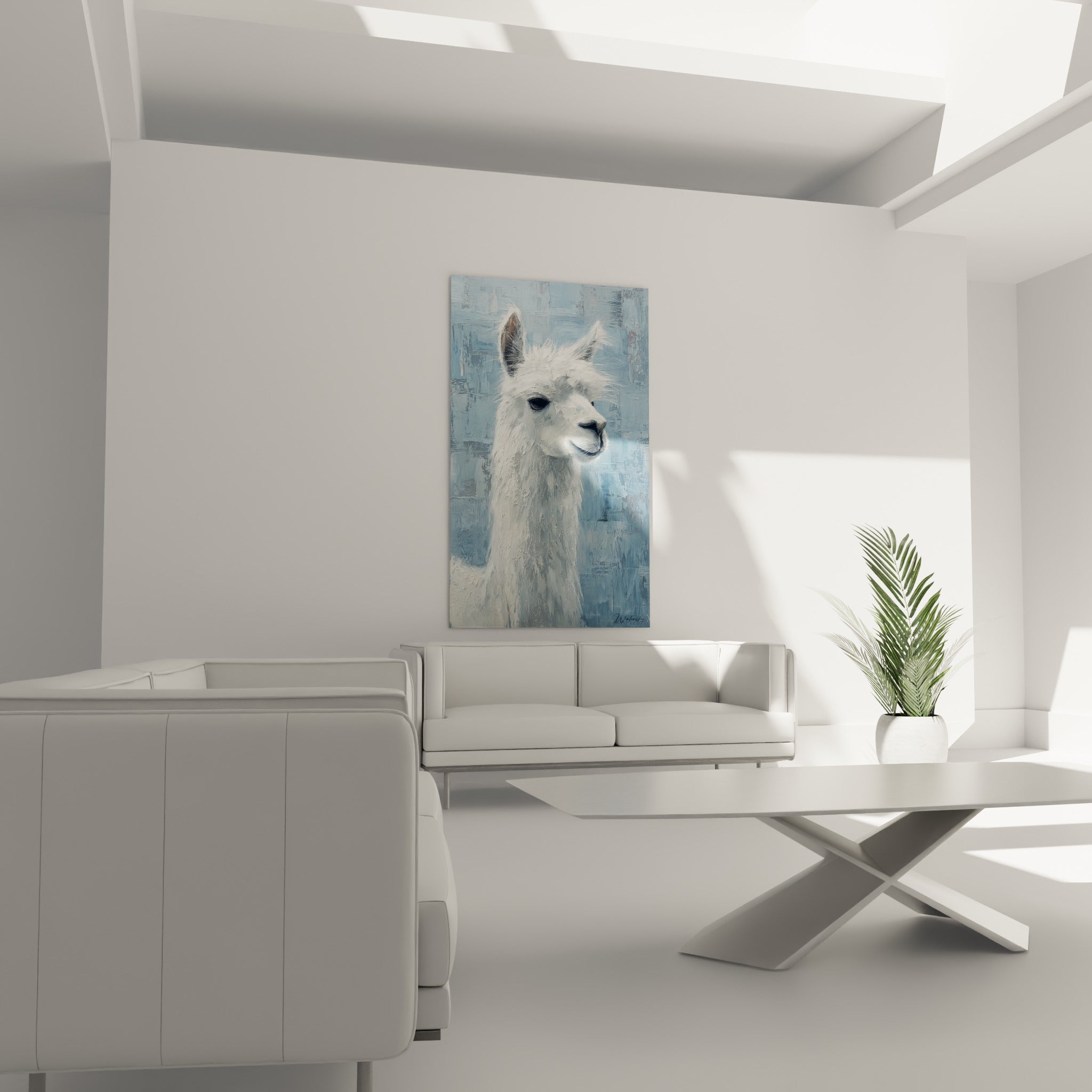 Portrait du lama blanc aux nuances gris bleuté suspendu au-dessus d'un canapé dans un salon lumineux
