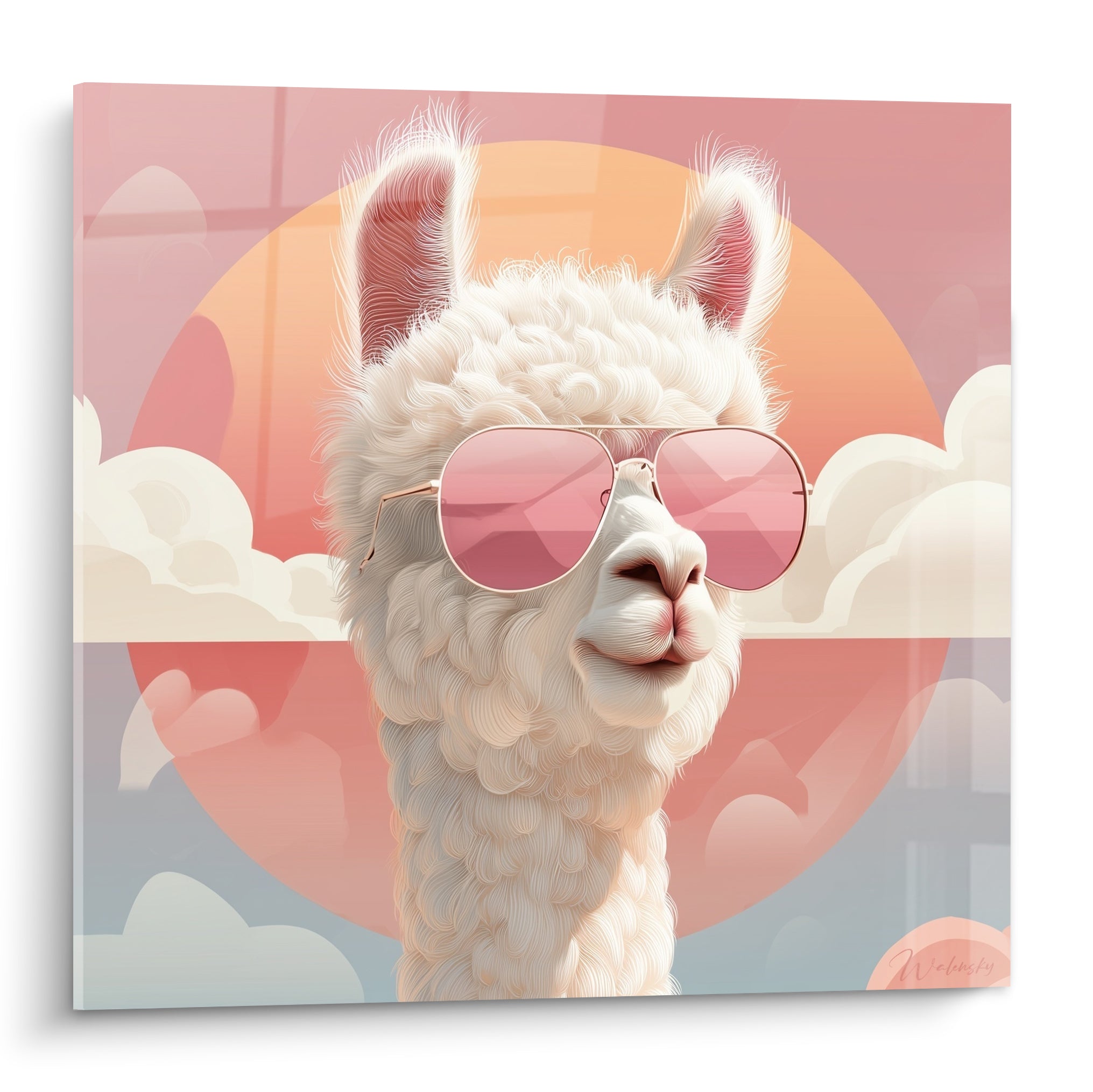 Lama blanc aux lunettes roses posant devant un soleil corail et des nuages pêche