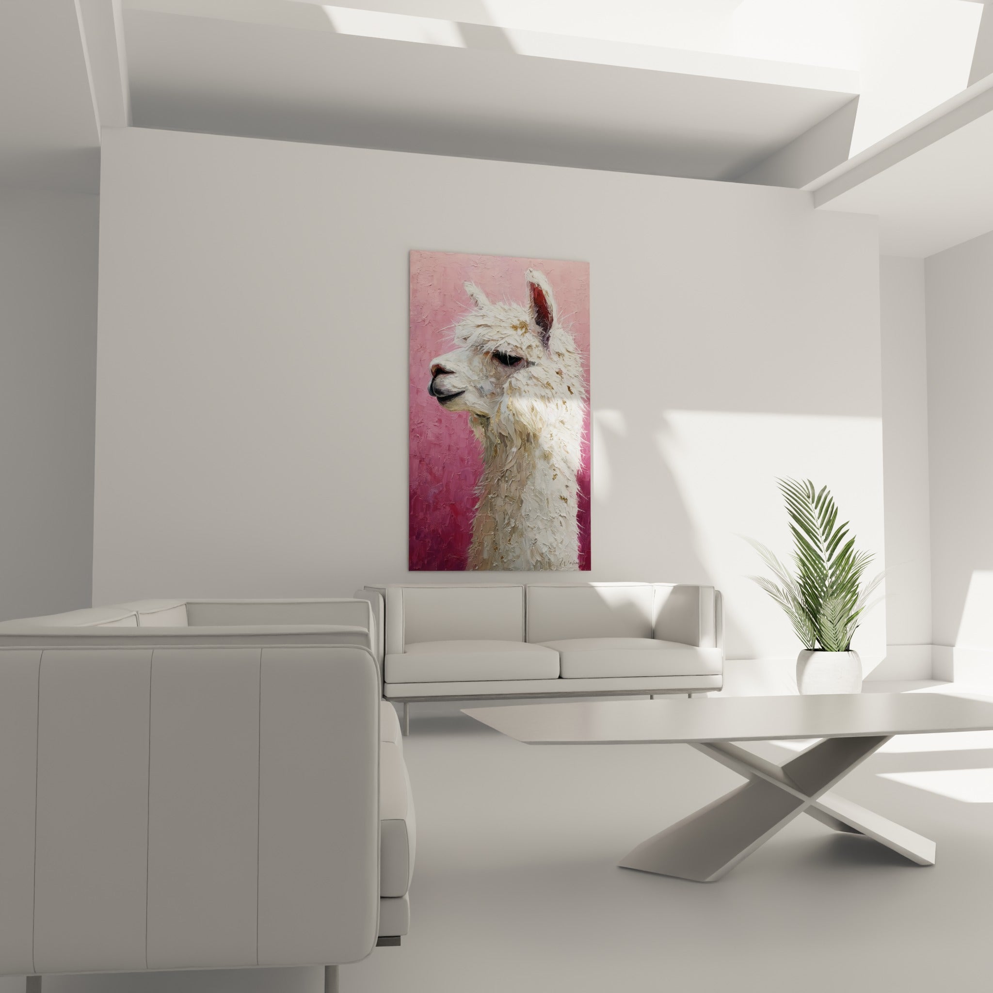 Tête de lama crème aux reflets or, fond dégradé rose et pourpre, au-dessus d'un canapé dans un salon lumineux