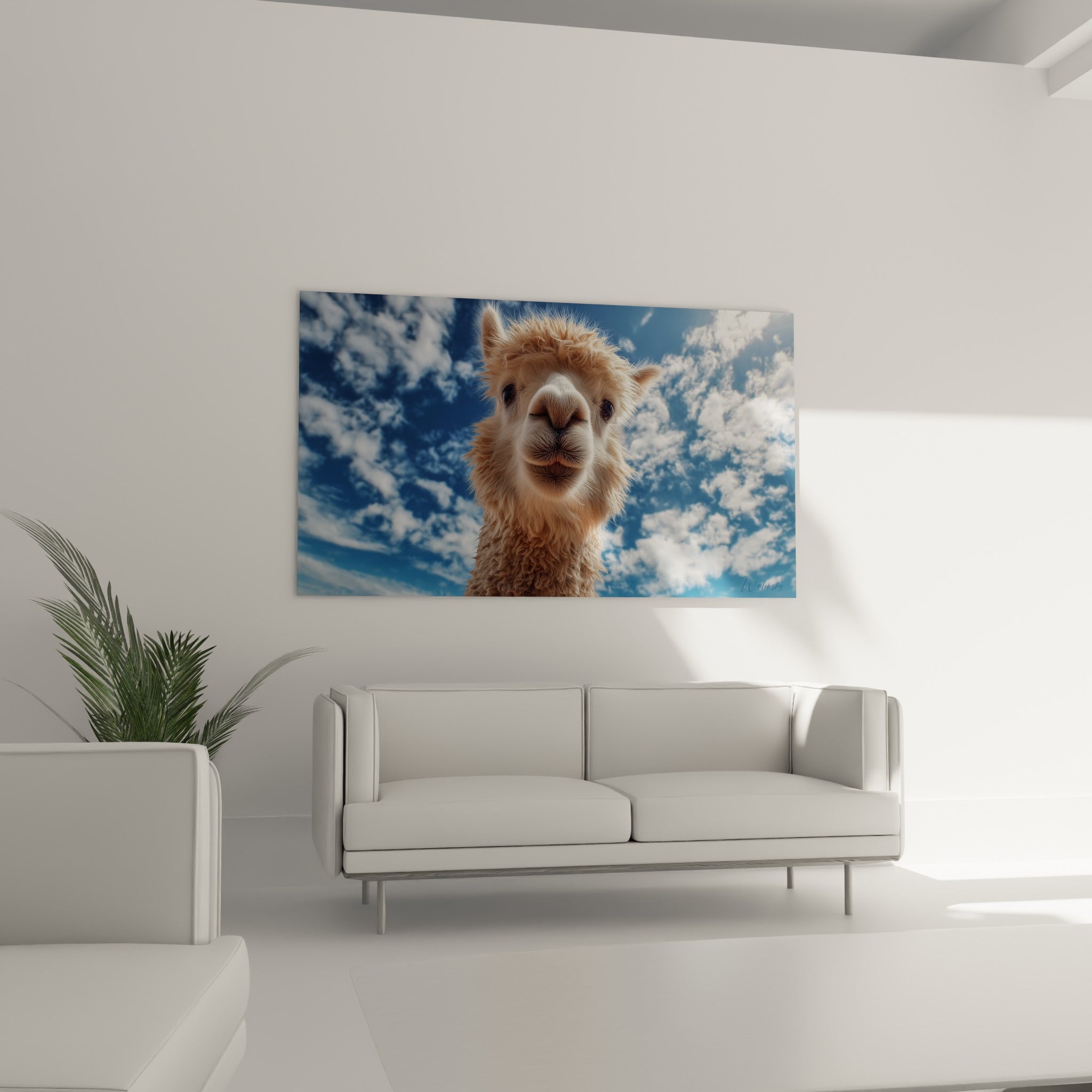 Regard curieux du lama sous un ciel bleu éclatant, accroché au-dessus d'un canapé dans un salon lumineux