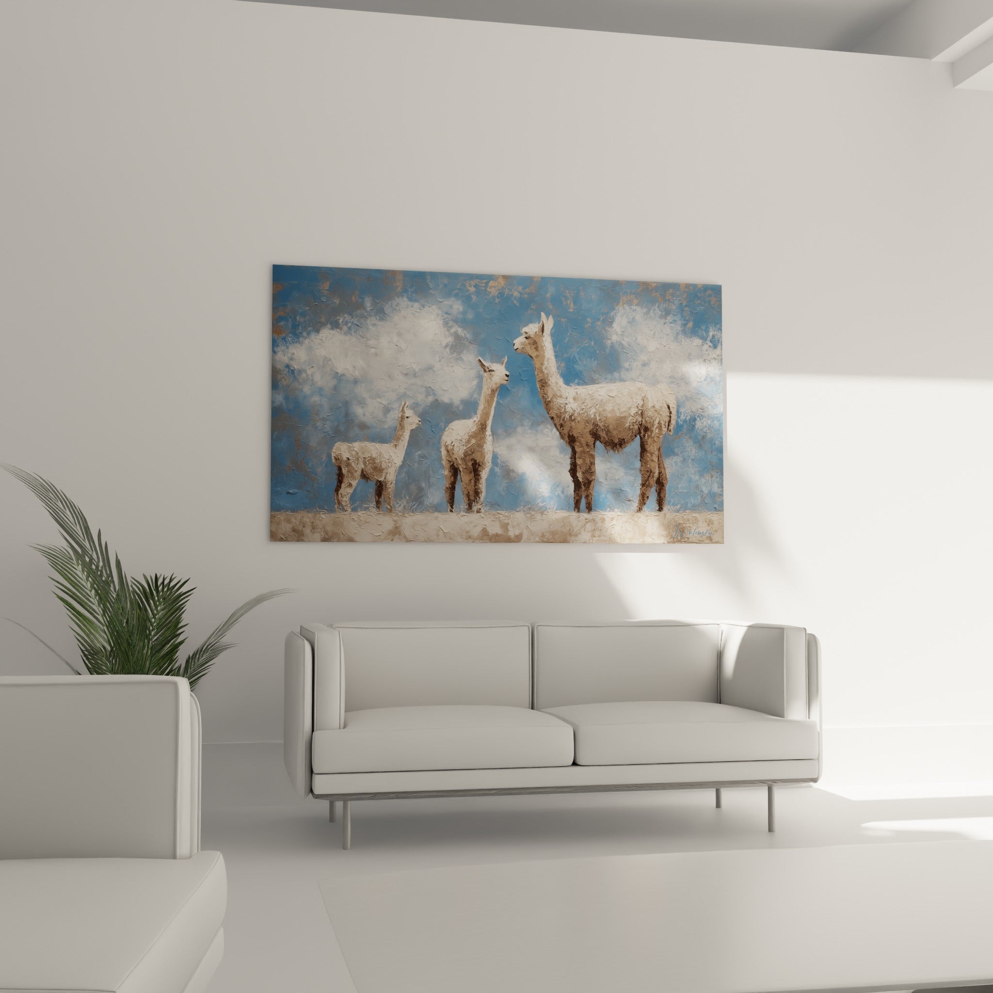 Lamas texturés aux tons beige et bleu ciel, disposés au-dessus d'un canapé dans un salon lumineux