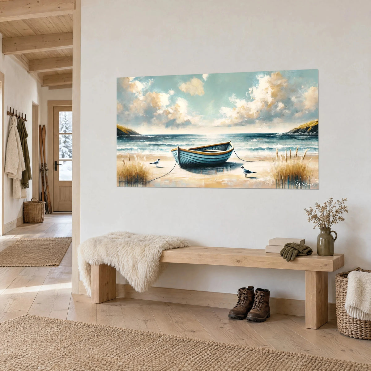 Tableau chaloupe à liseré orangé amarrée près des dunes, mouettes en vol et mer turquoise, dans une entrée en bois clair