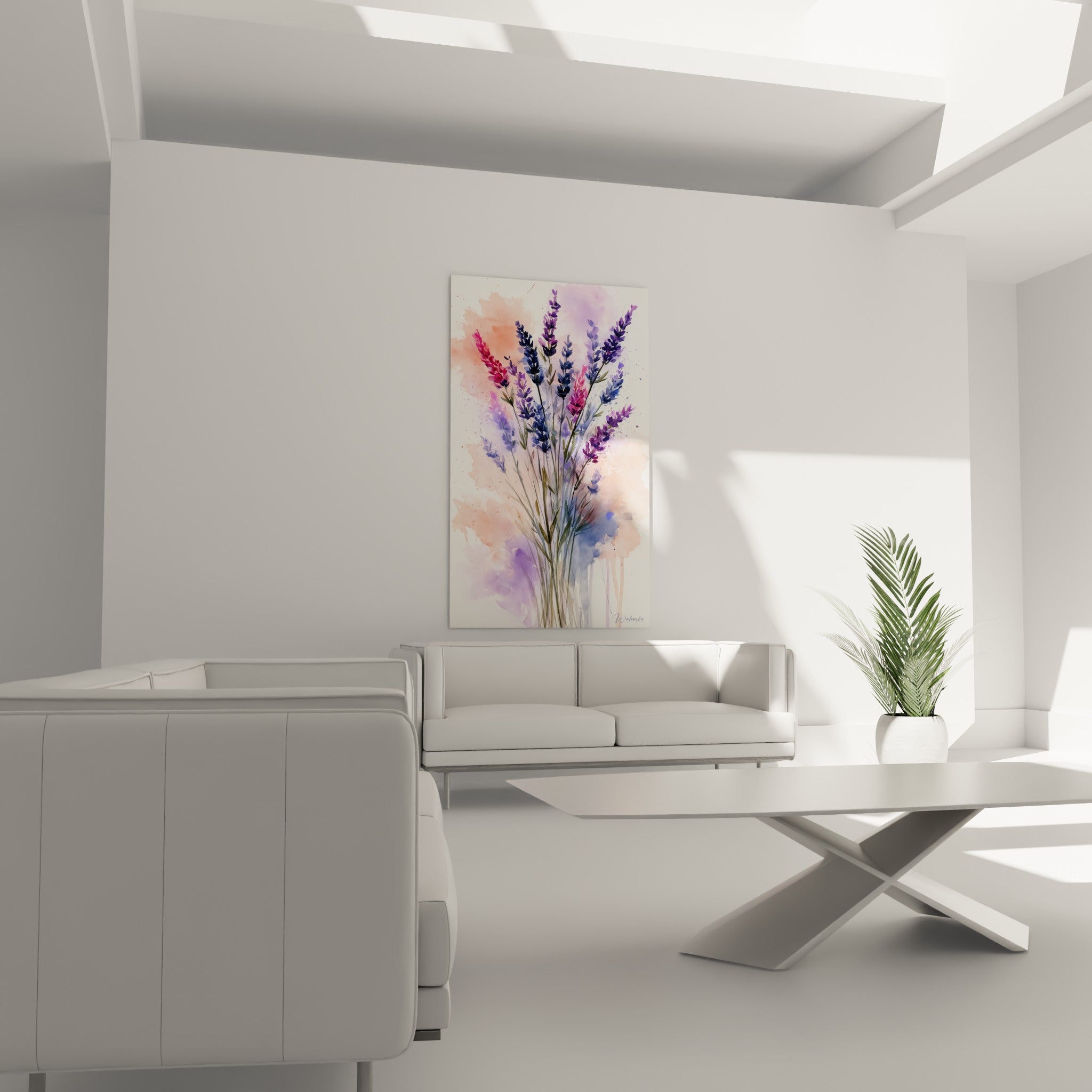 Bouquet de lavande bleue et corail en aquarelle suspendu au-dessus d'un canapé dans un salon lumineux