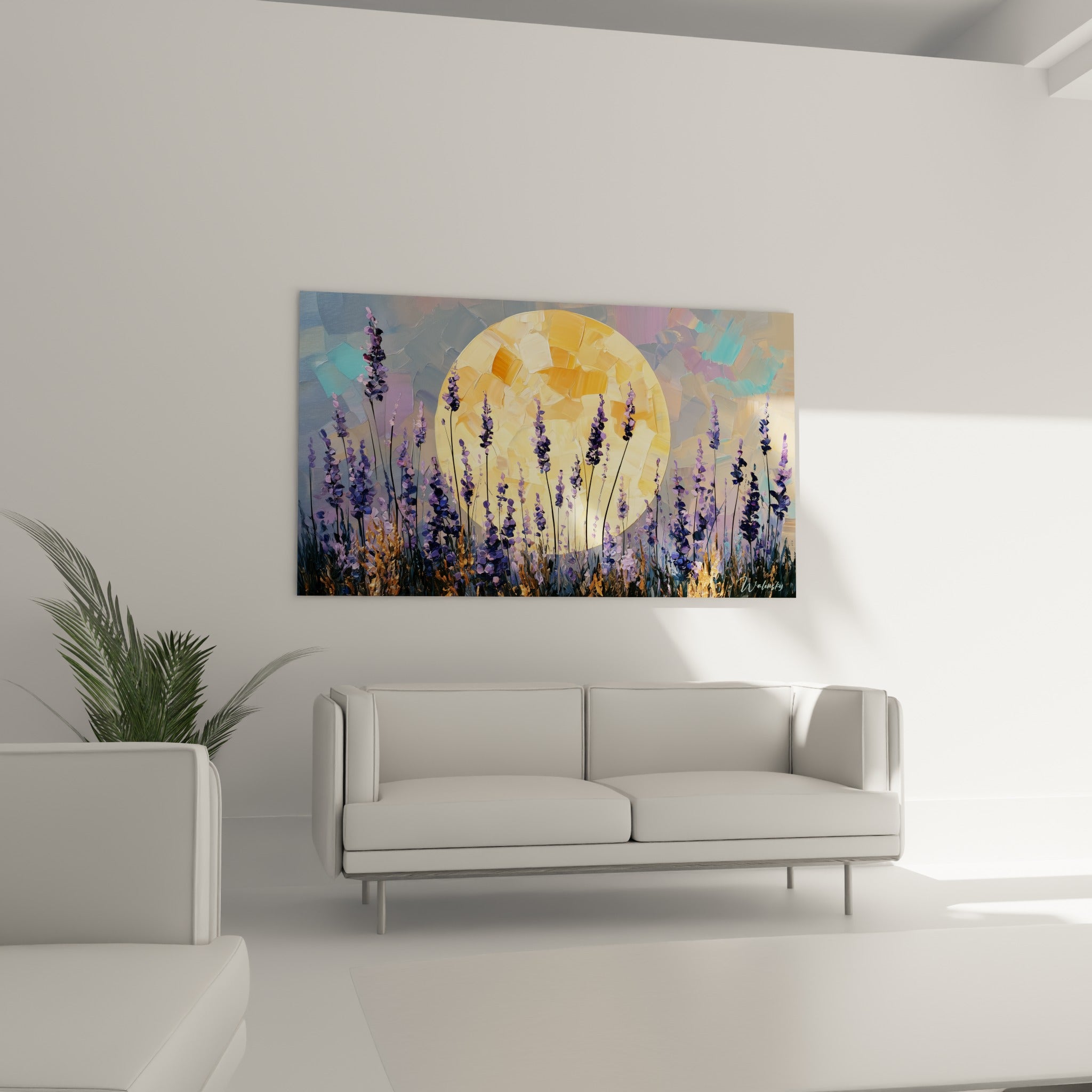 Champ de lavande bleu nuit devant un disque solaire orangé, au-dessus d'un canapé dans un salon lumineux