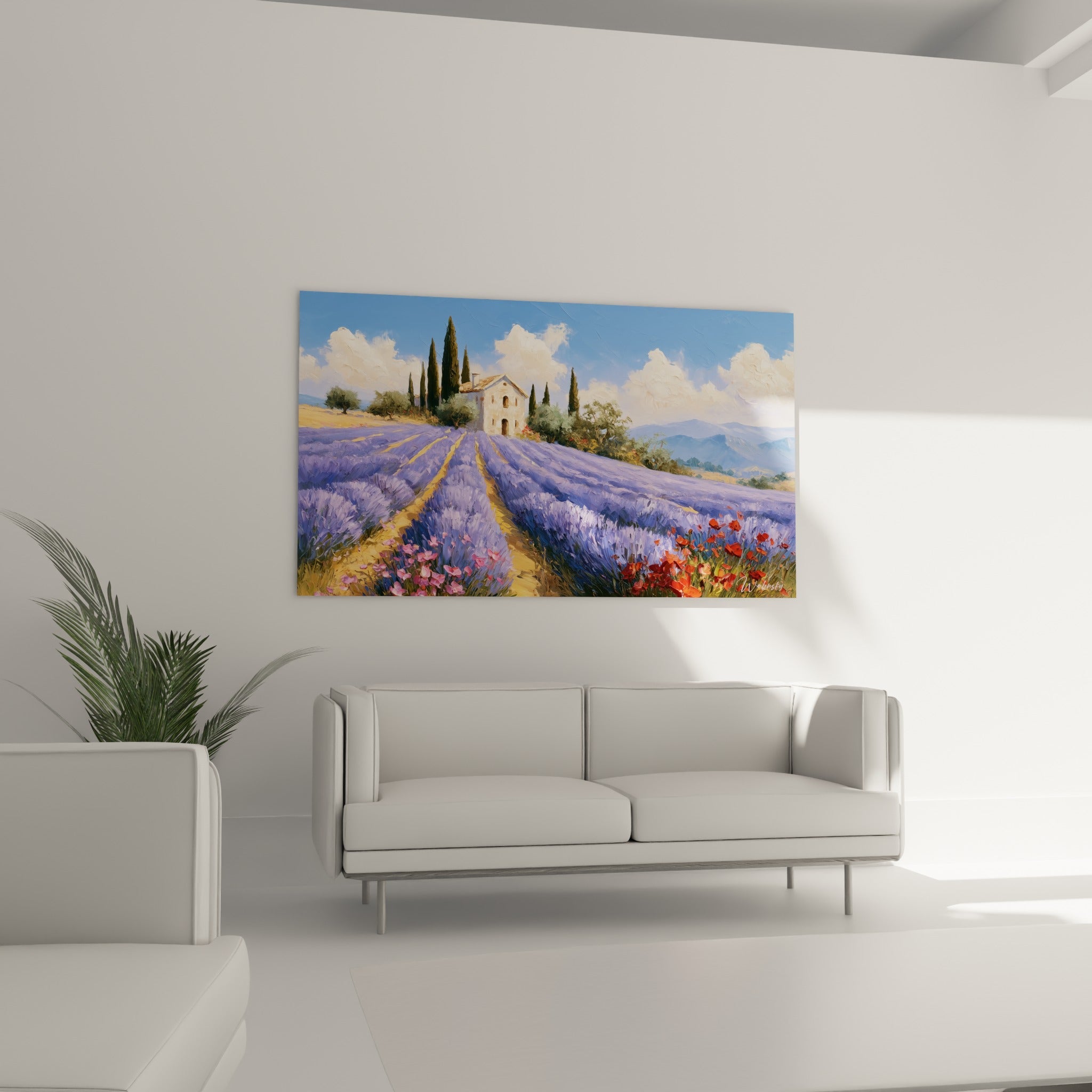 Cyprès verts et champ de lavande doré au-dessus d'un canapé dans un salon lumineux
