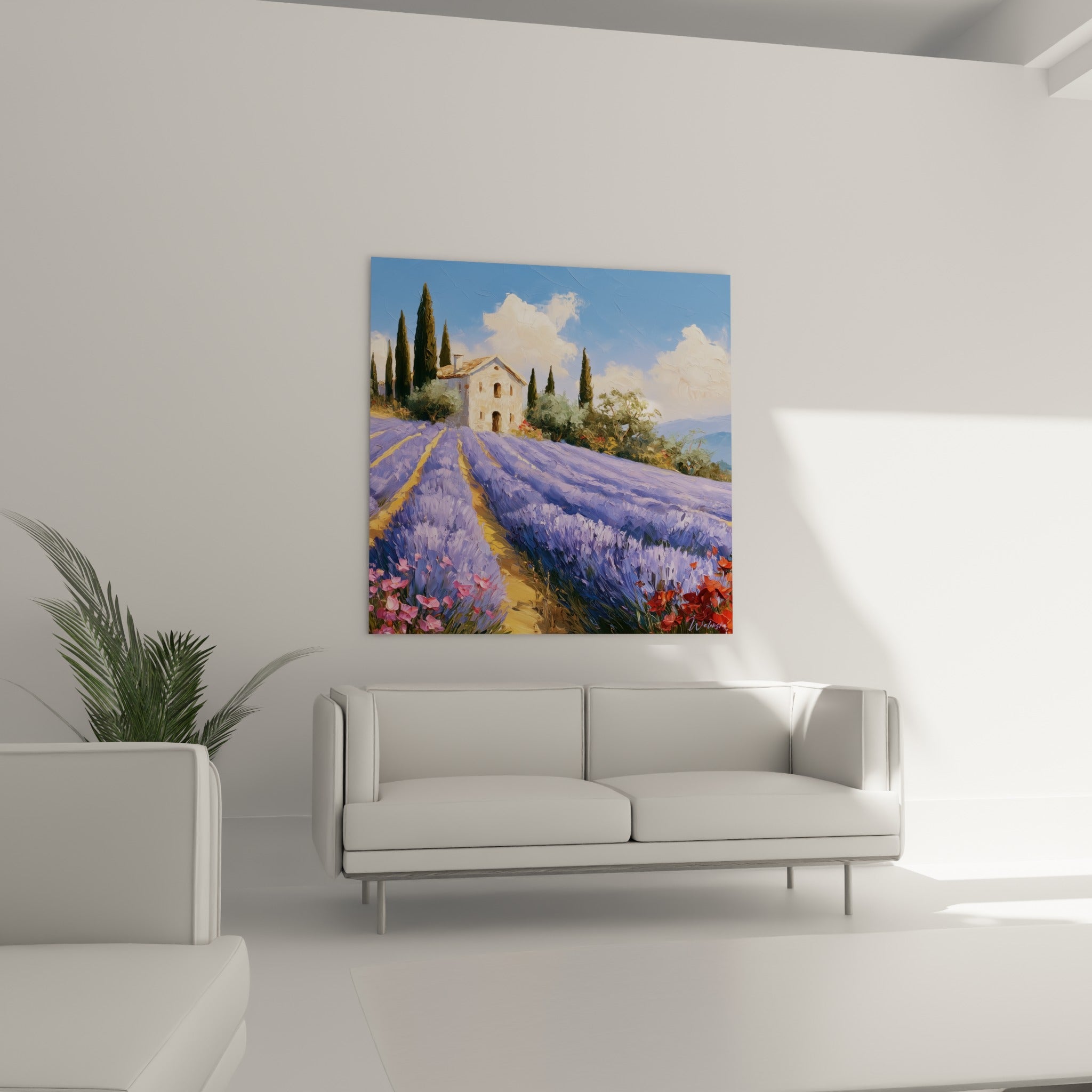 Mas provençal entouré de cyprès verts et champ violet au-dessus d'un canapé dans un salon lumineux