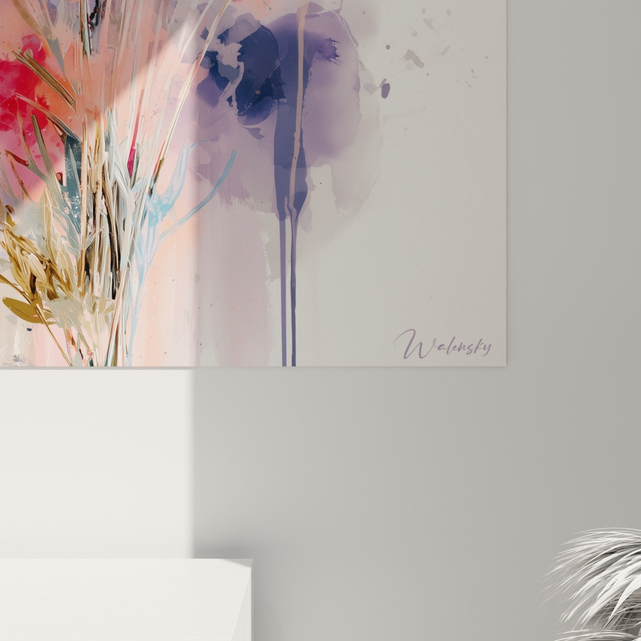 Détail des épis de lavande où les touches violettes et corail se mêlent en coulures picturales