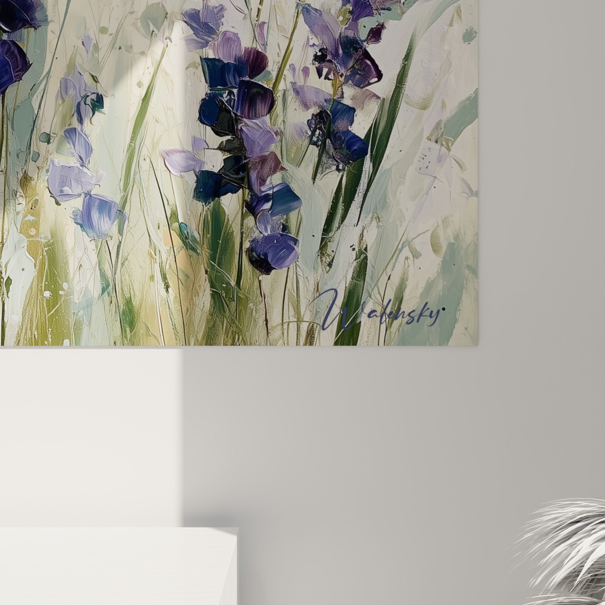 Détail des empâtements violets et dorés de la lavande, grain de peinture visible de près
