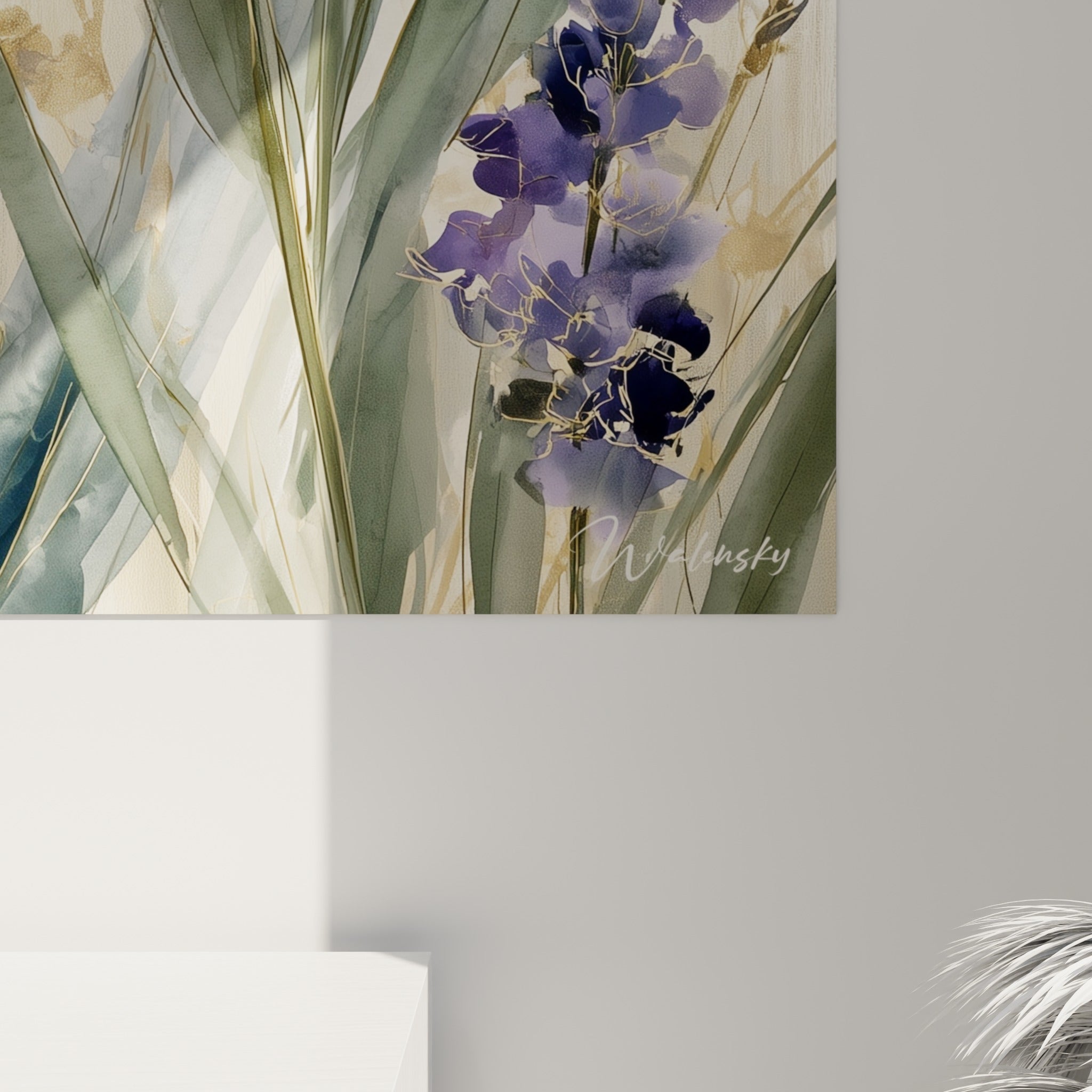 Détail des pétales de lavande où le violet profond et le bleu marine se mêlent en fines touches aquarellées