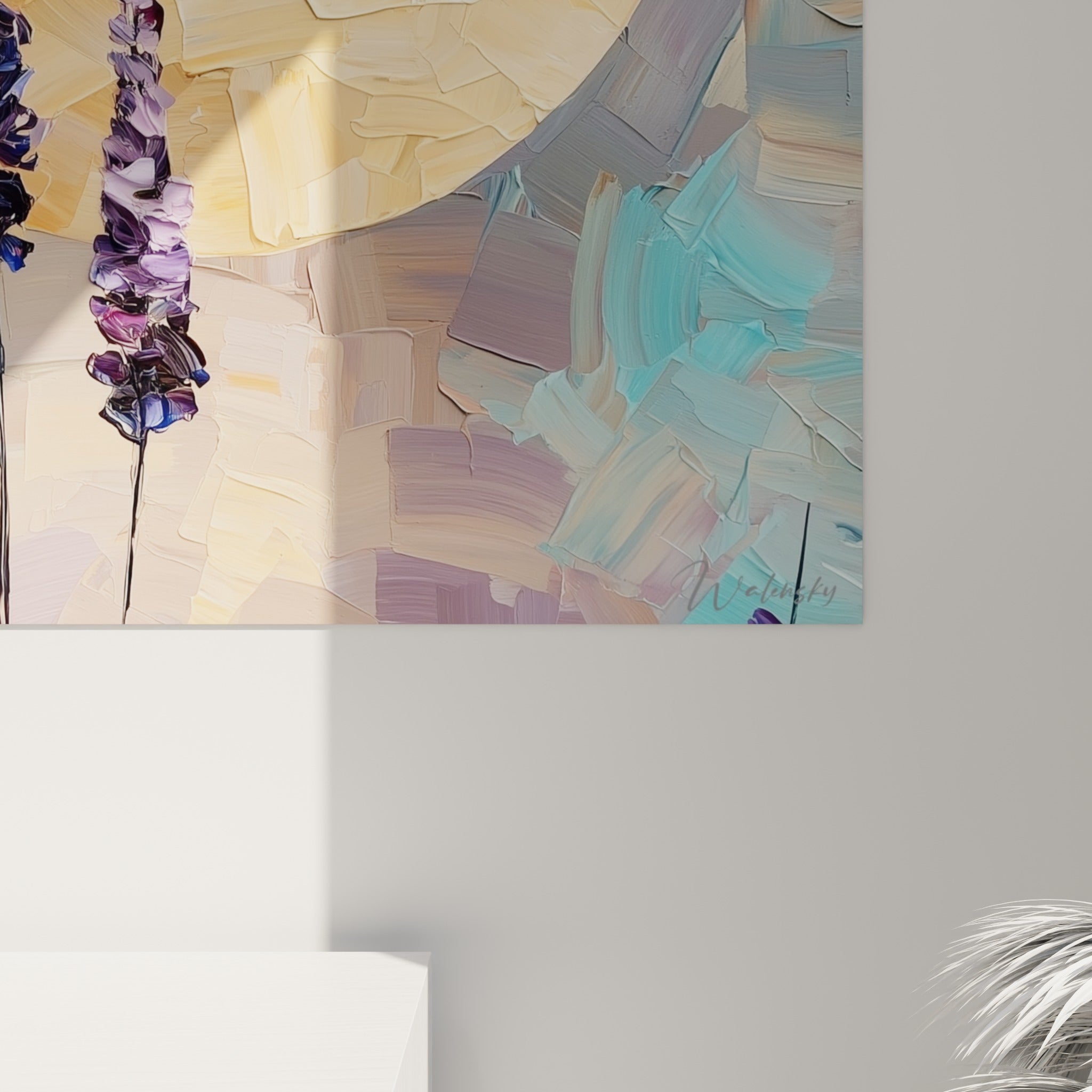 Empâtements épais du soleil doré et coulures violettes de la lavande révélant le grain de la peinture