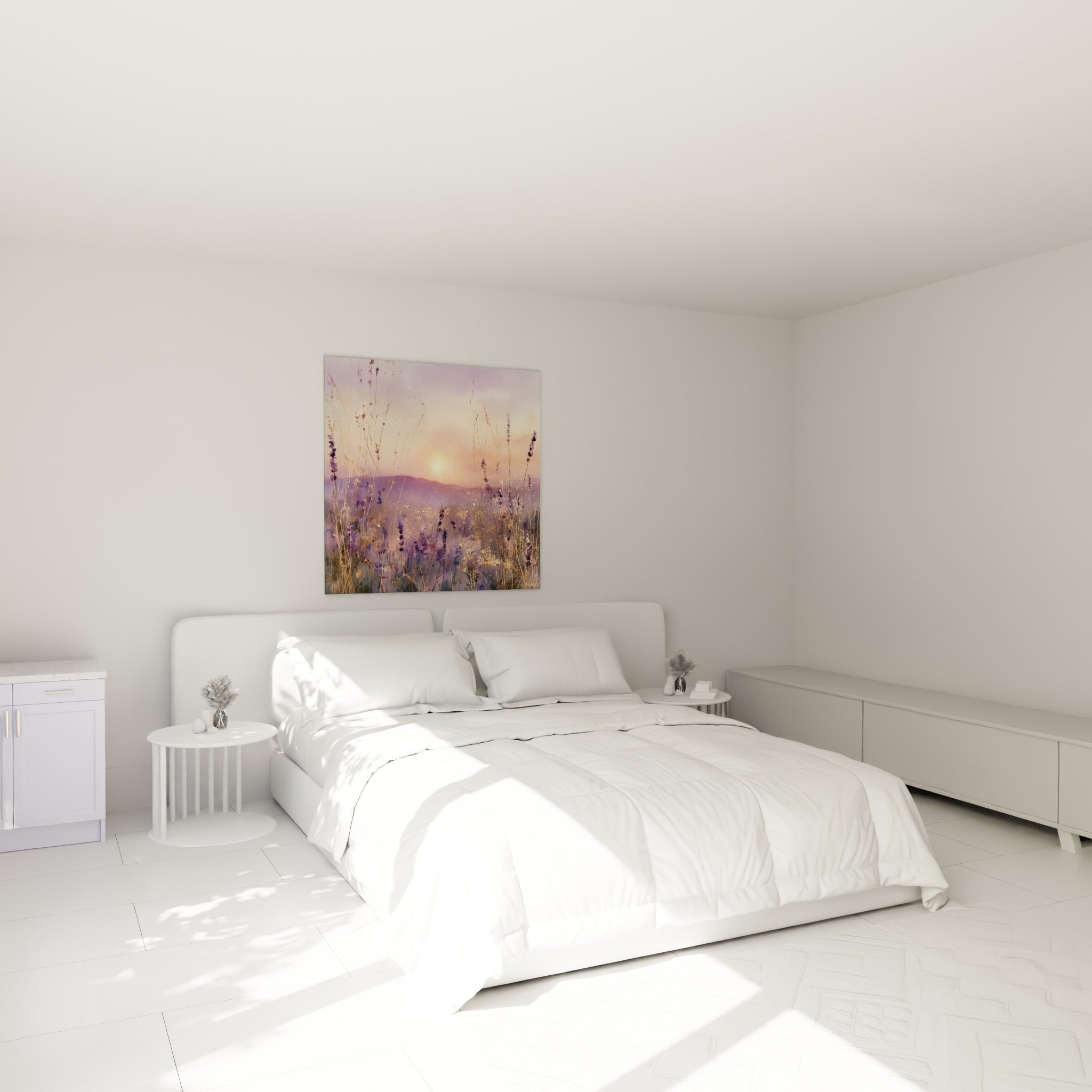 Champ de lavande mauve et doré peint en aquarelle, accroché au-dessus d'un lit dans une chambre claire
