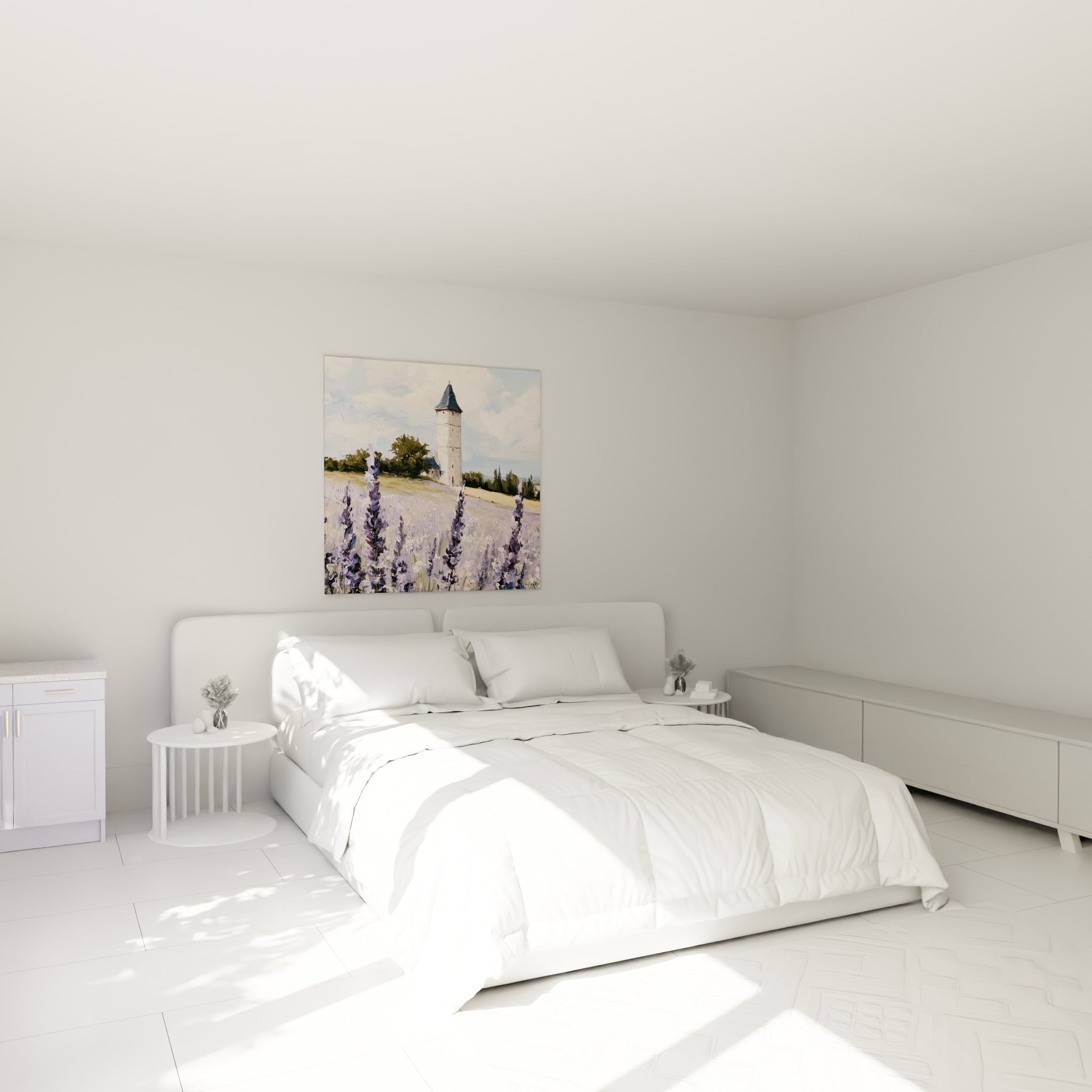 Épis violets et tourelle beige peints à l'huile, accrochés au-dessus d'un lit dans une chambre claire