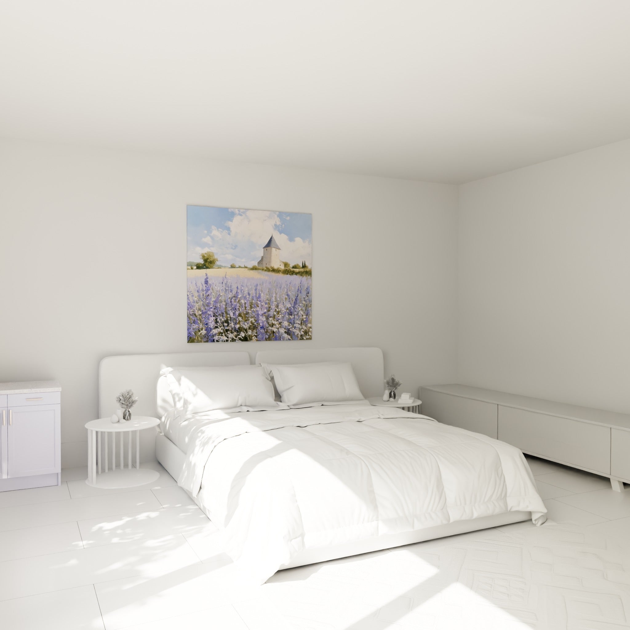 Épis violets et marguerites blanches surplombant un moulin, au-dessus d'un lit dans une chambre claire
