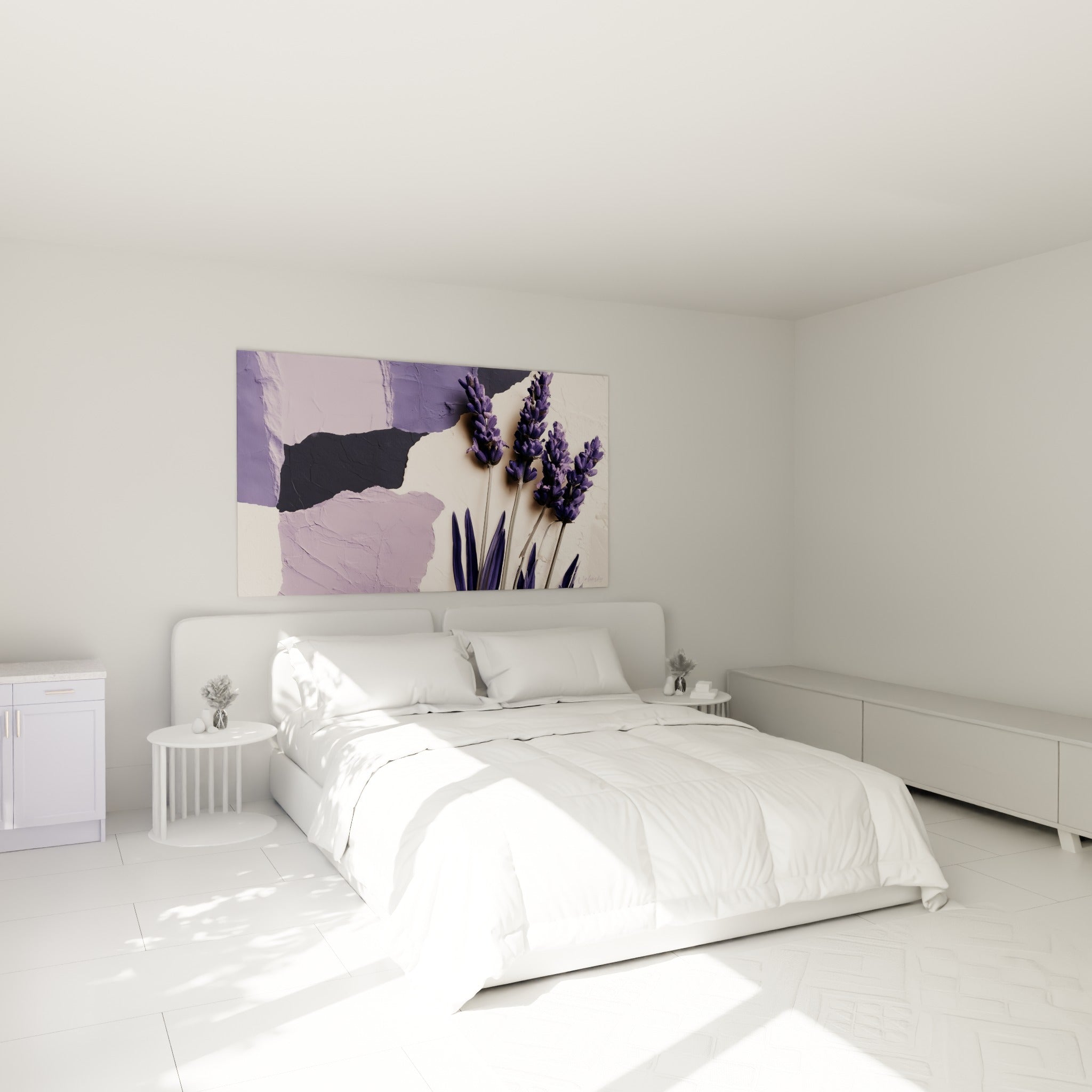 Lavande violette et blocs mauves ornent ce tableau accroché au-dessus d'un lit dans une chambre claire