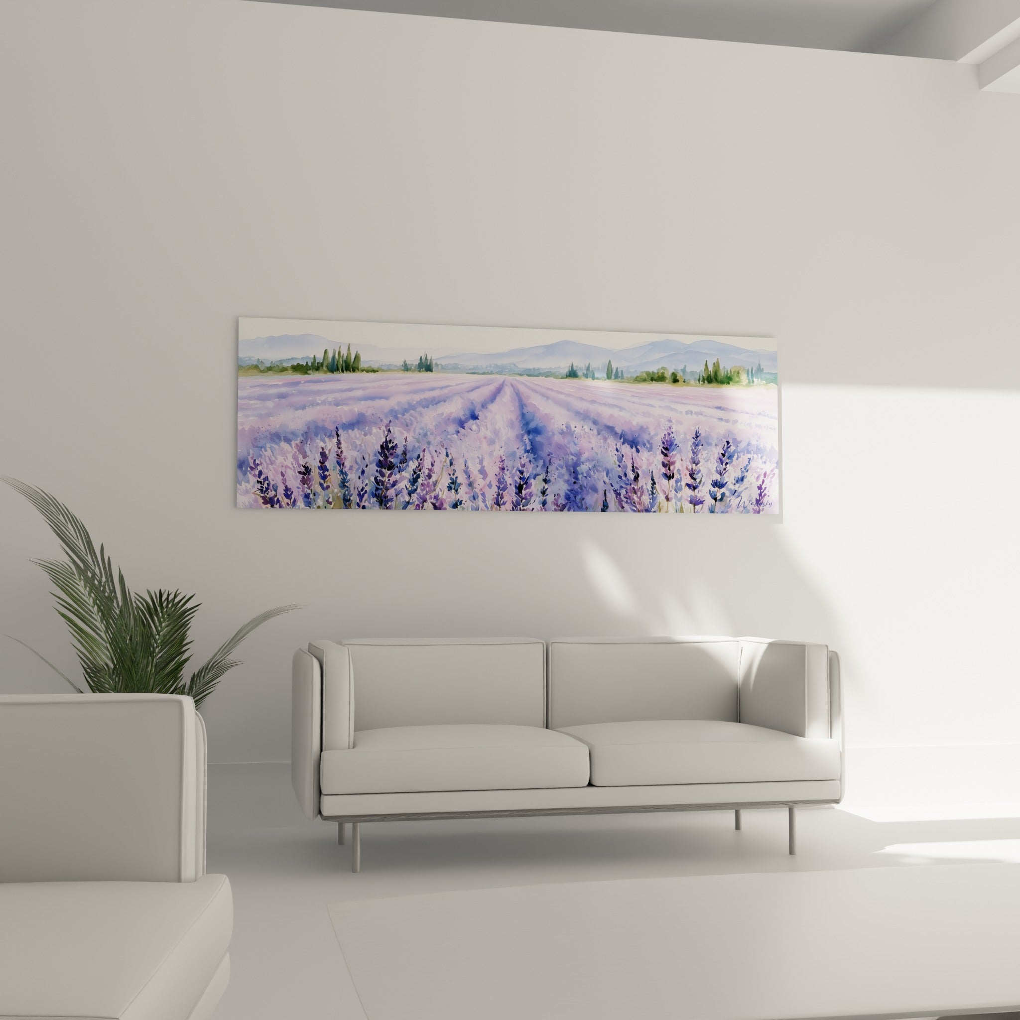 Paysage de lavande violette et verte aux collines pastel, au-dessus d'un canapé dans un salon lumineux