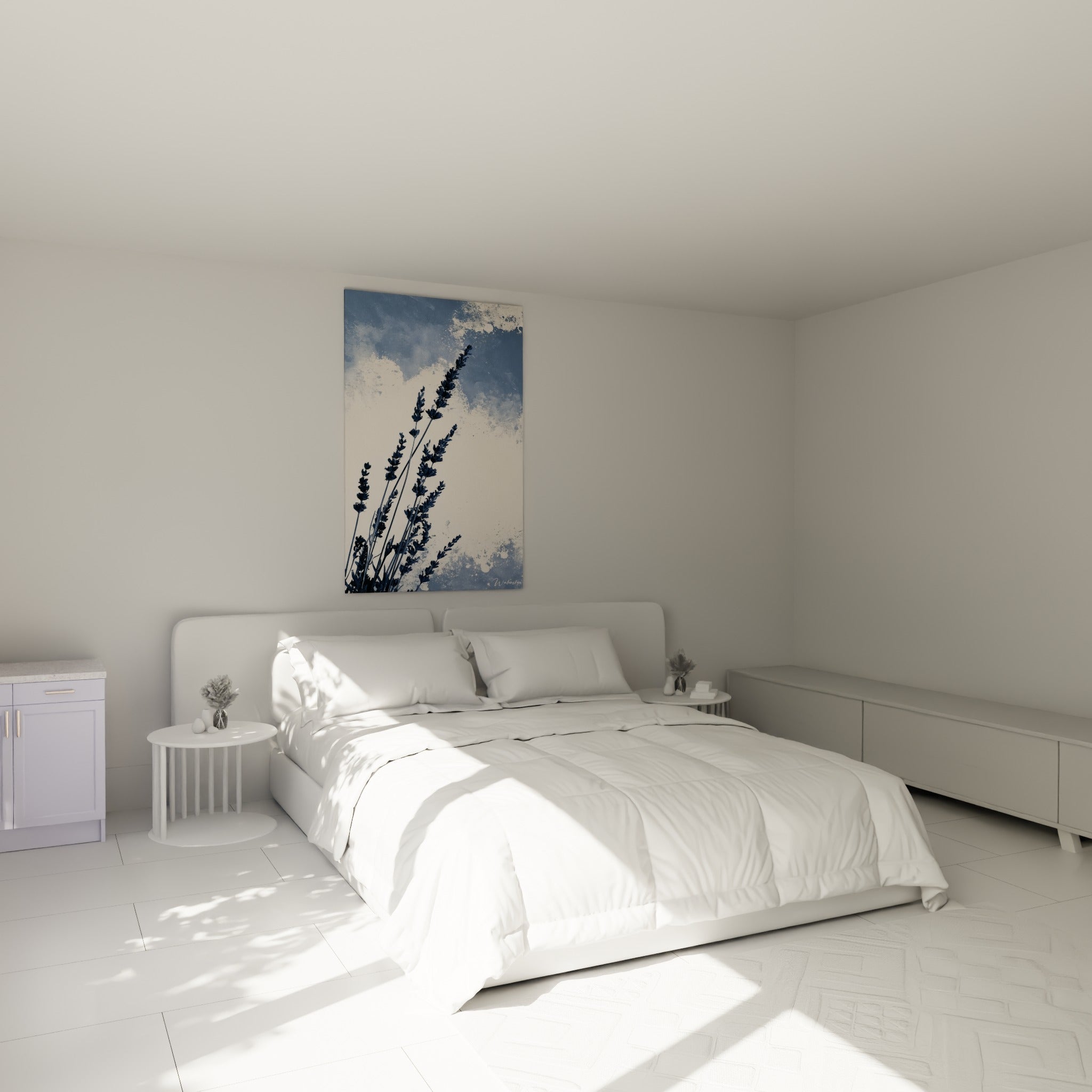 Silhouette de lavande bleu marine et blanc ivoire au-dessus d'un lit dans une chambre claire