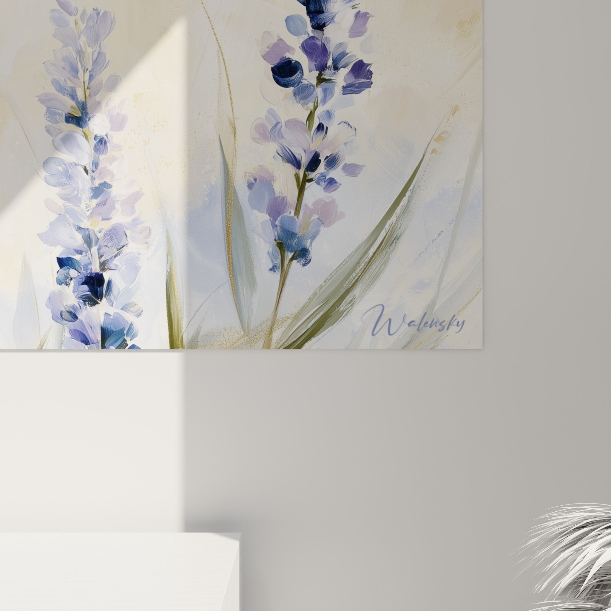 Grain de peinture visible sur les épis violets et le fond doré de ce tableau lavande aquarelle