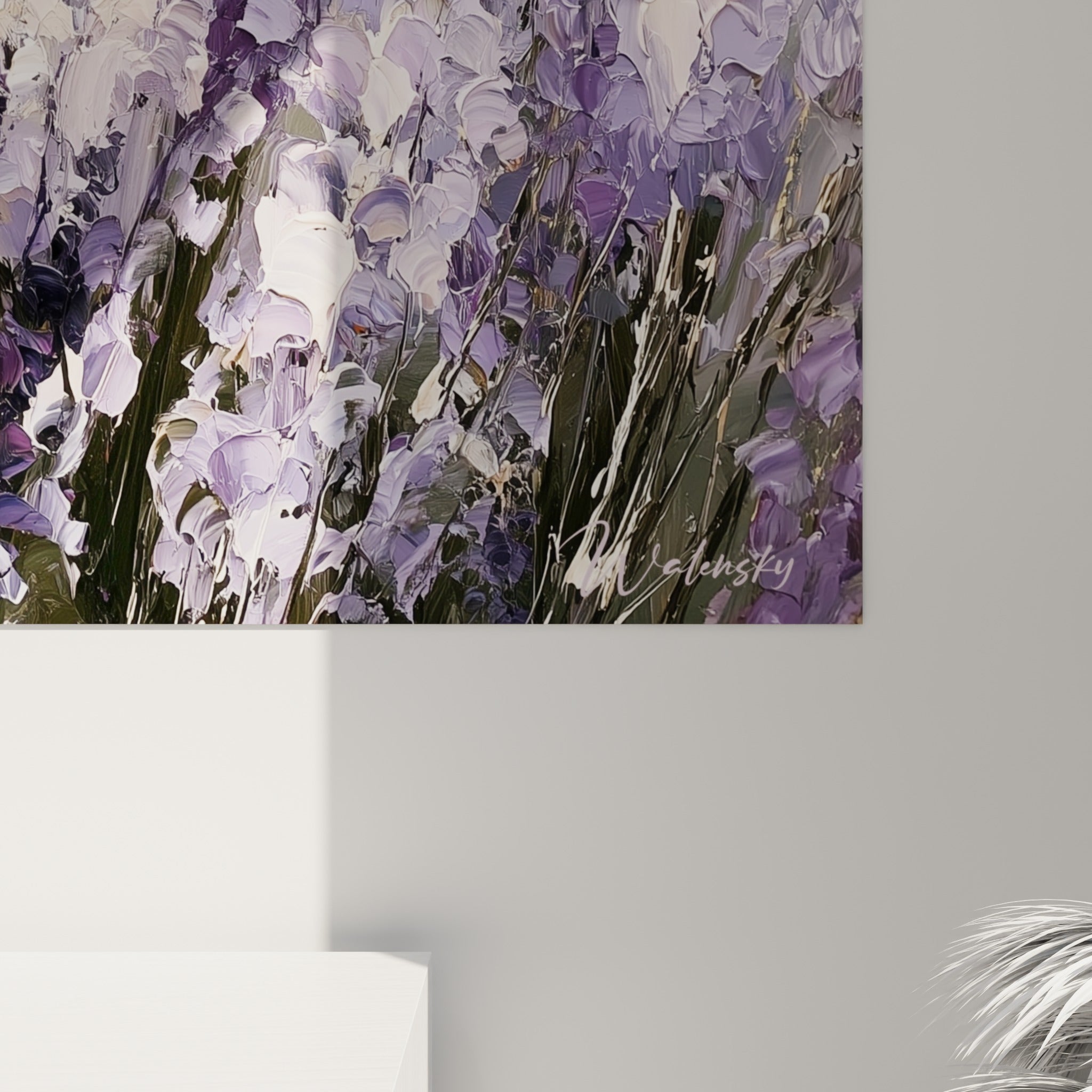 Matière épaisse de la lavande peinte au couteau, empâtements violets et blancs qui se touchent
