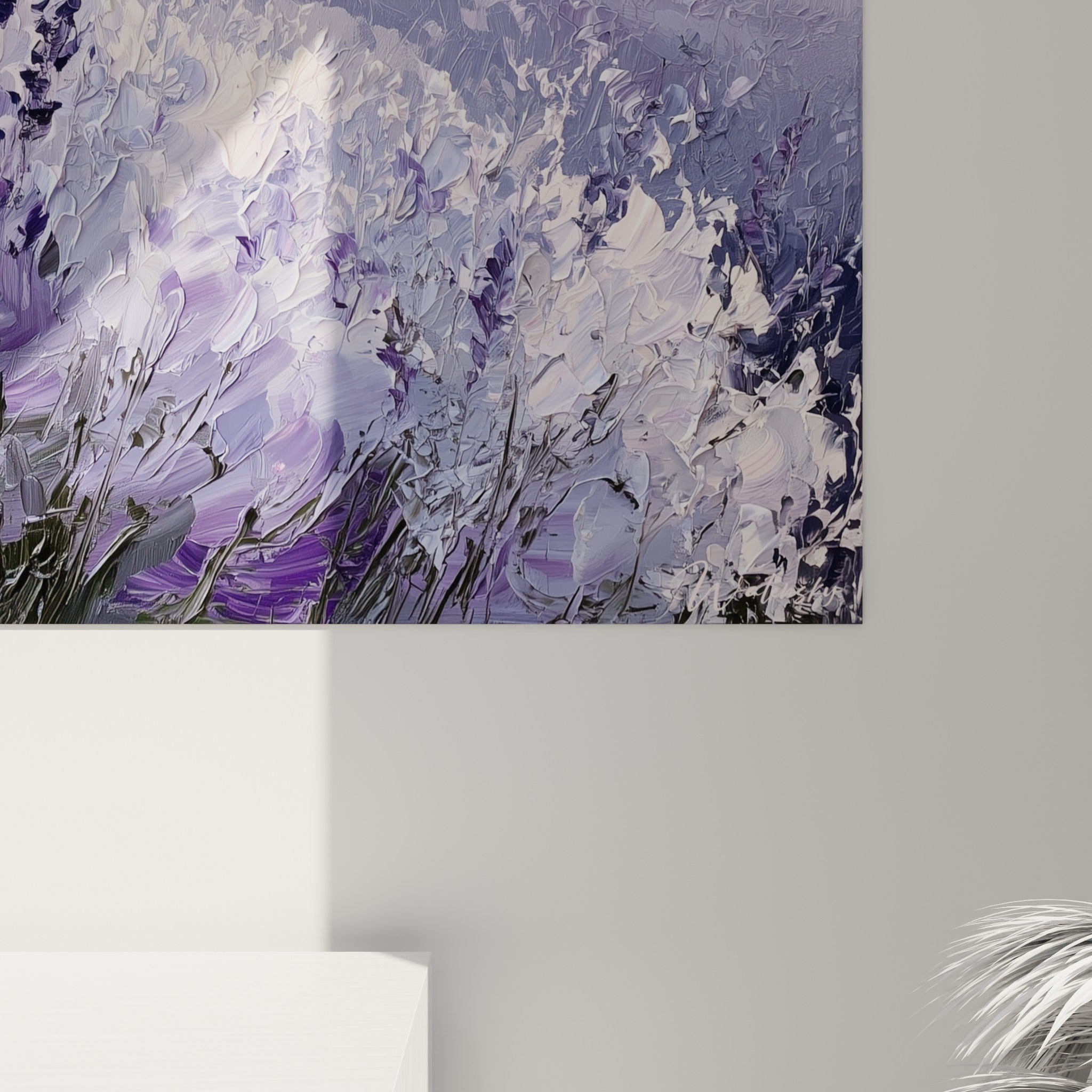 Matière épaisse du tableau lavande, empâtements violets et blancs où les couleurs se mêlent en relief