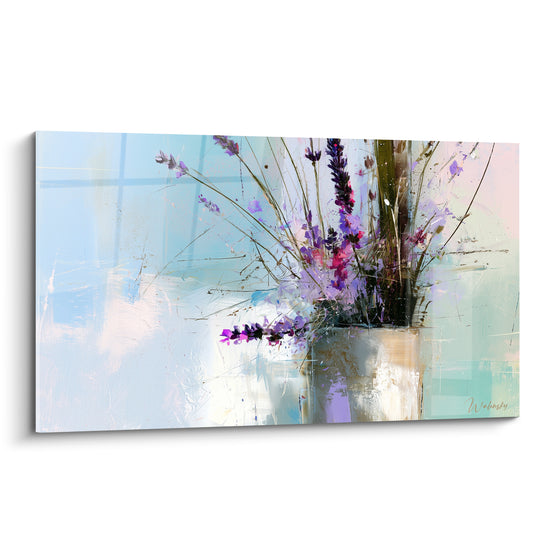 Lavande peinte en violet et bleu pastel, bouquet dans un vase clair aux touches terracotta