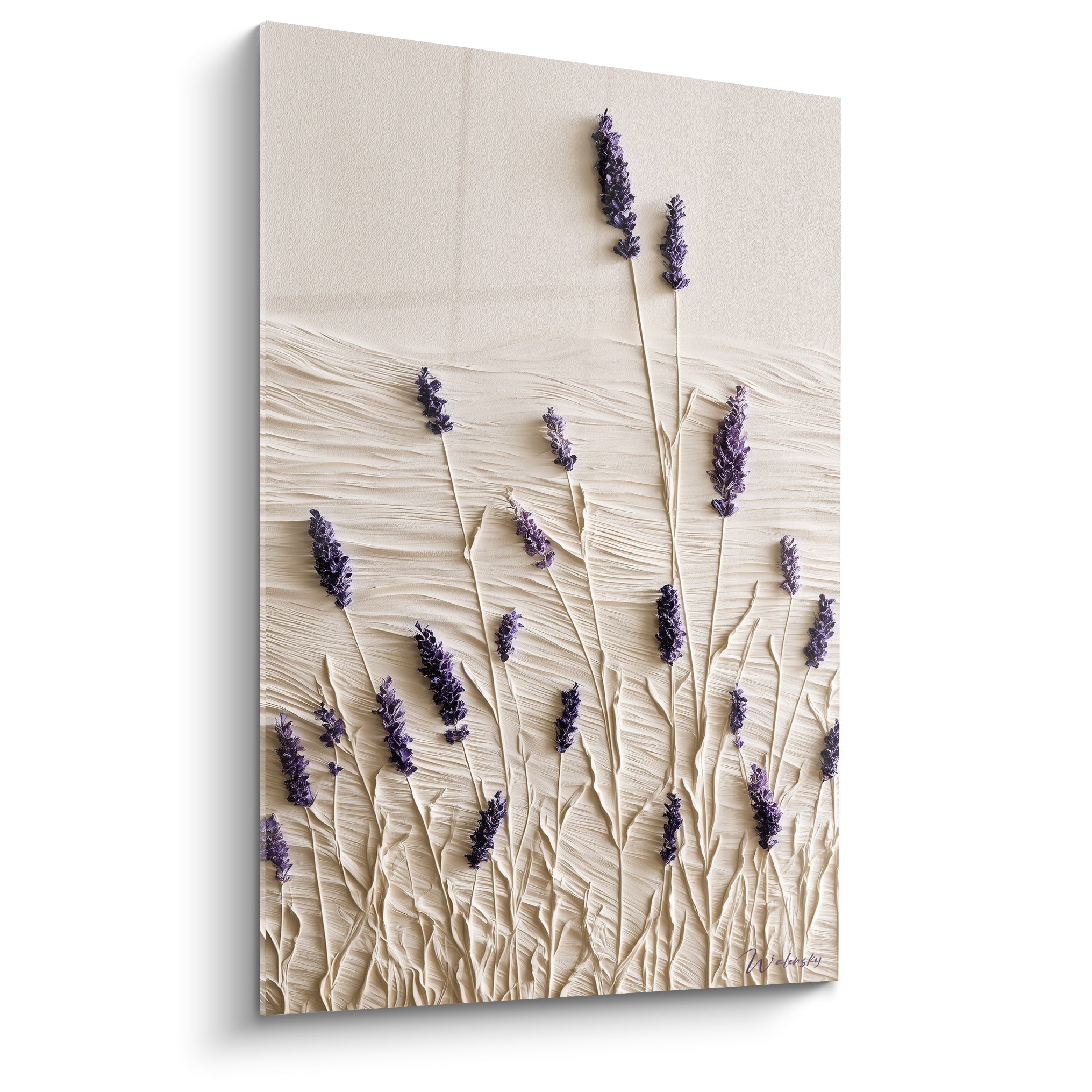 Lavande violette et tiges beige texturées sur fond crème sculpté en relief vertical