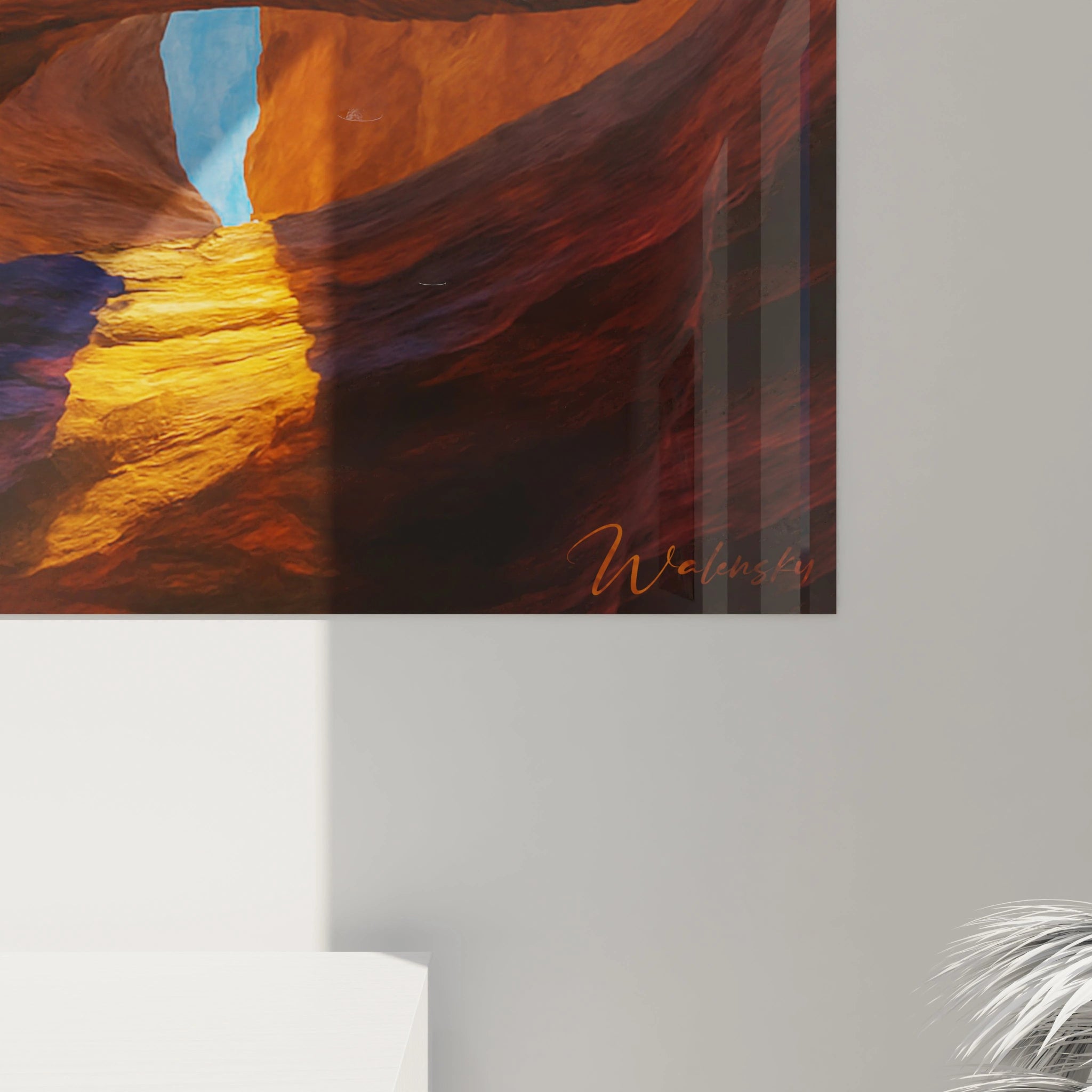 Un tableau canyon capturant l'intérieur d'une faille rocheuse aux formes organiques, dominé par des tons orange chauds et violets profonds, traversé par une ouverture laissant apparaître un ciel bleu éclatant, avec des surfaces lisses présentant des ondulations naturelles.
