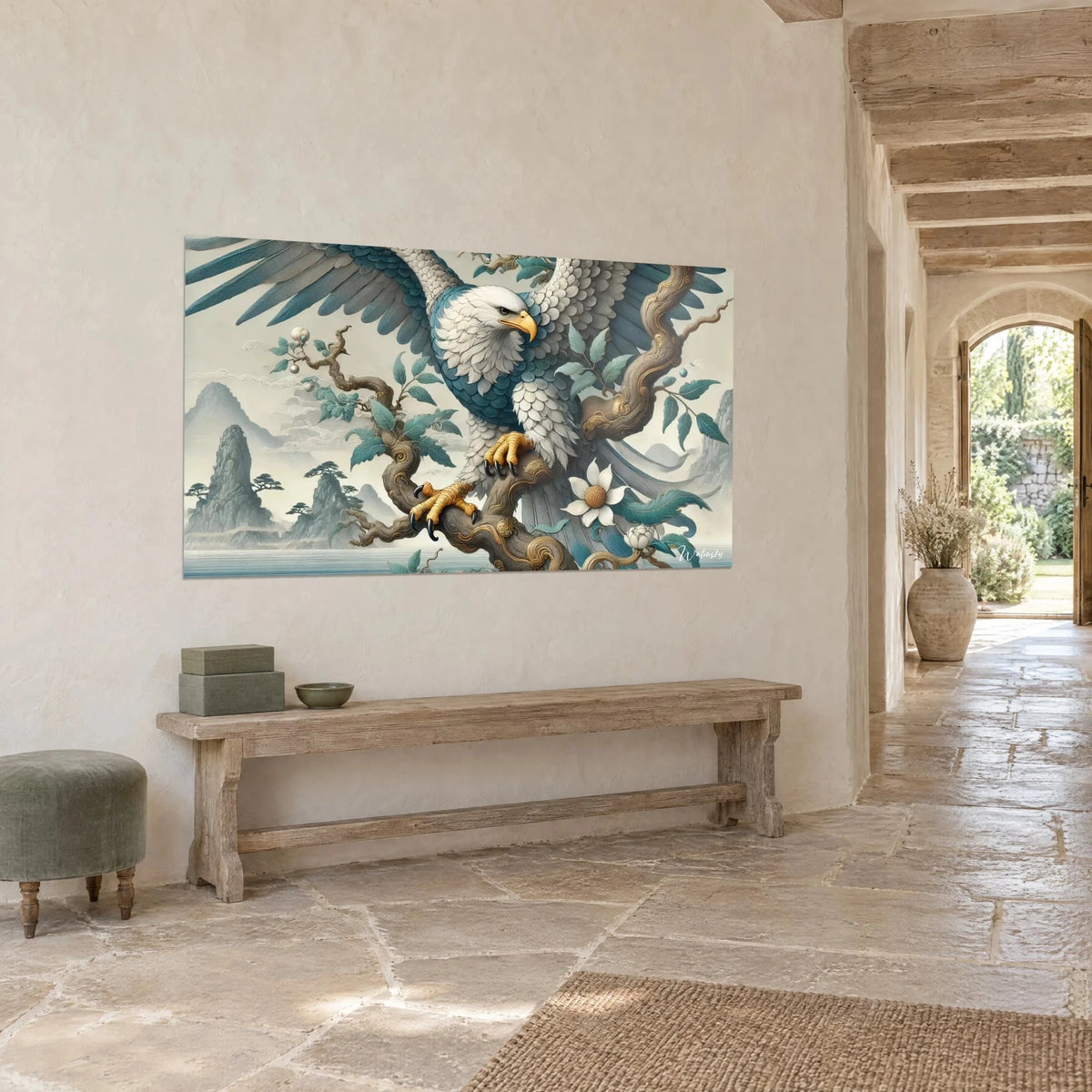 Tableau rapace blanc et turquoise aux serres dorées agrippées à un tronc noueux, montagnes brumeuses, hall en pierre d'une maison de campagne