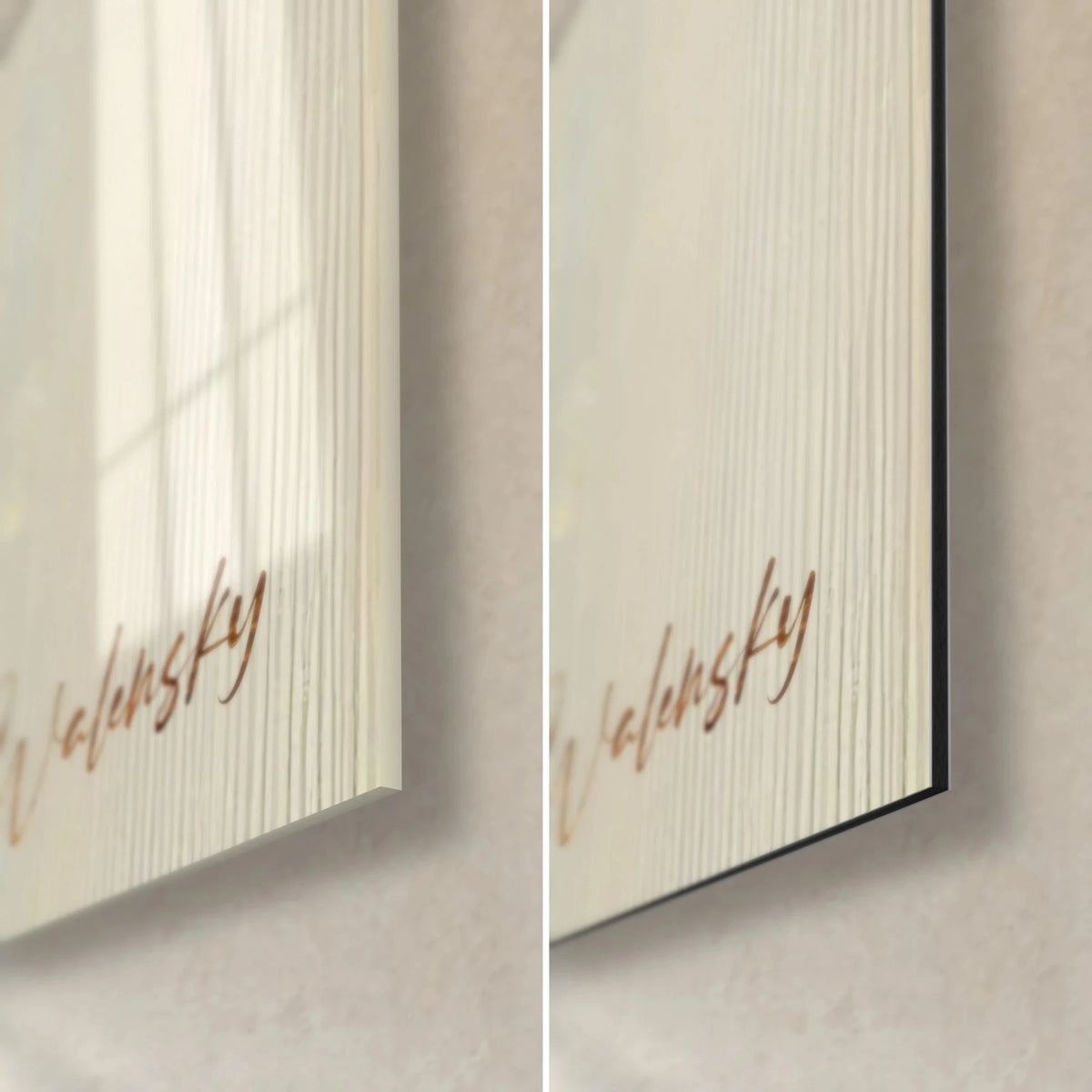 Schilderij van een gouden en blauwgrijze kever, rechtsonder: glanzend acrylglas met reflecties links, mat Dibond-aluminium rechts