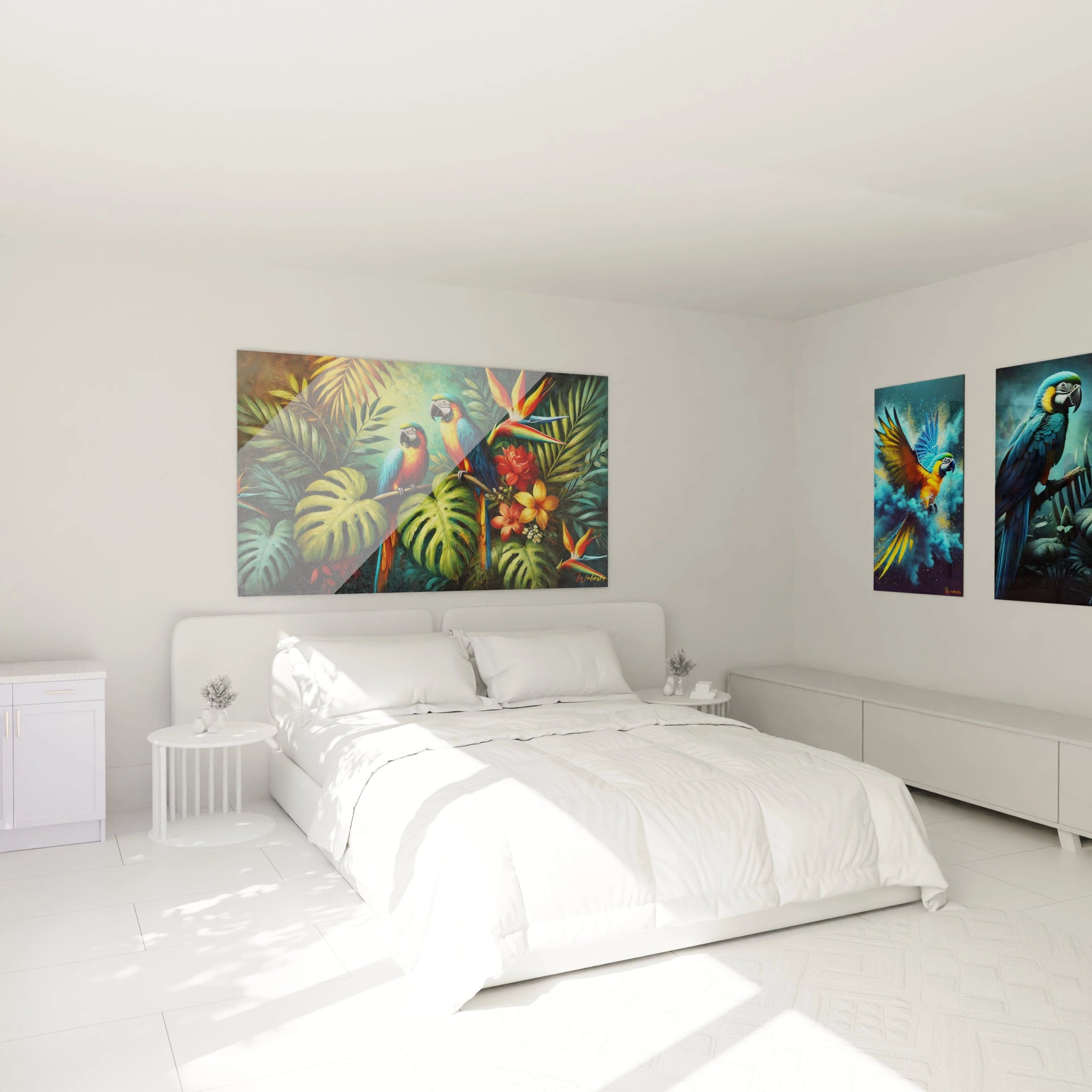 Apportez une ambiance tropicale à votre chambre avec ce tableau perroquet accroché au-dessus du lit. Les couleurs éclatantes des oiseaux et des feuilles créent un espace chaleureux et apaisant.
