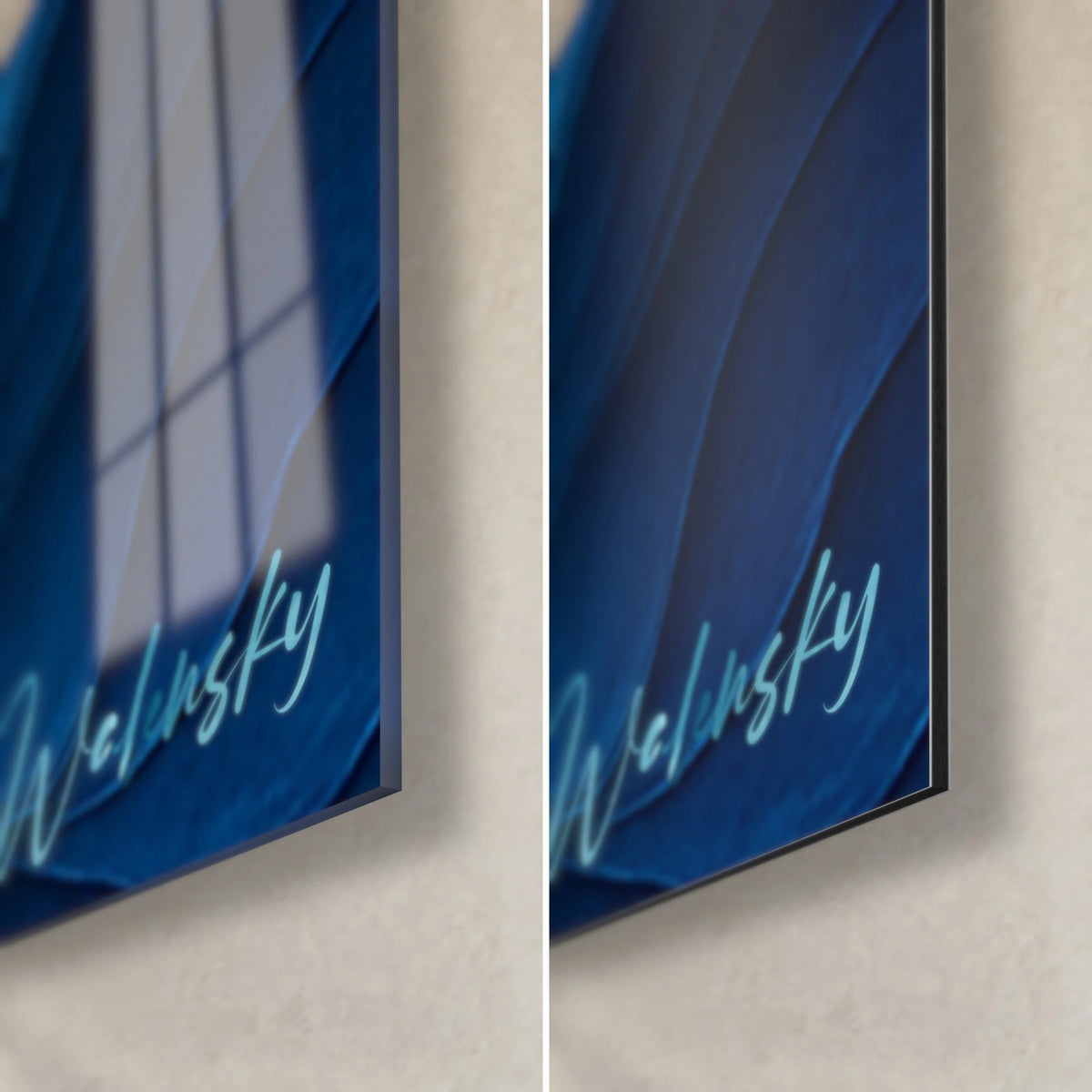 Schilderij met oceaanplooien in nachtblauw en turquoise, rechtsonder, glanzend glas met reflecties op mat Dibond, rand van 3 mm