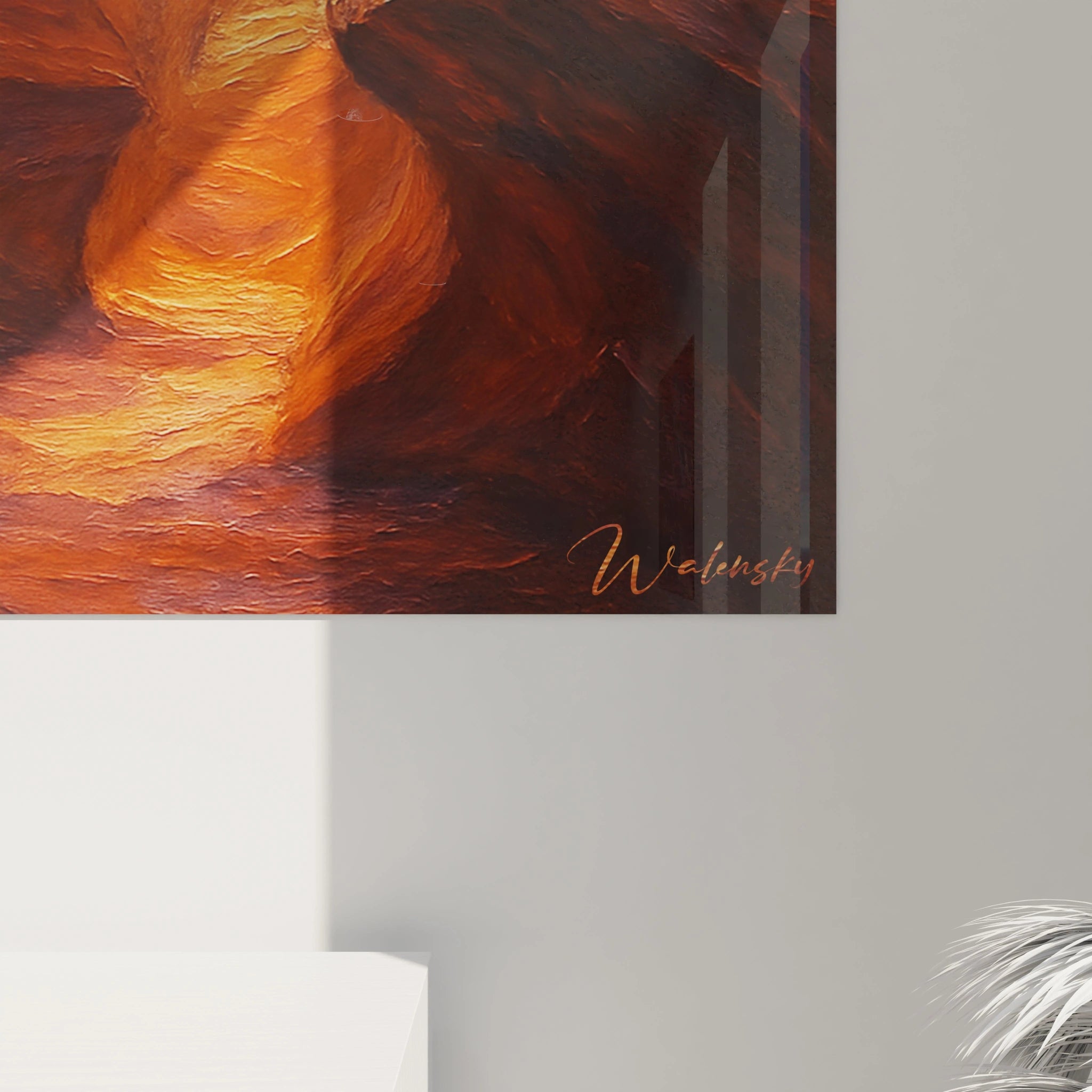 Un tableau canyon présentant un corridor naturel entre des falaises aux tonalités rouges et orangées intenses, illuminé par une percée de lumière jaune or, avec des coups de pinceau visibles créant une surface tactile qui évoque les aspérités des formations rocheuses sculptées par le temps.
