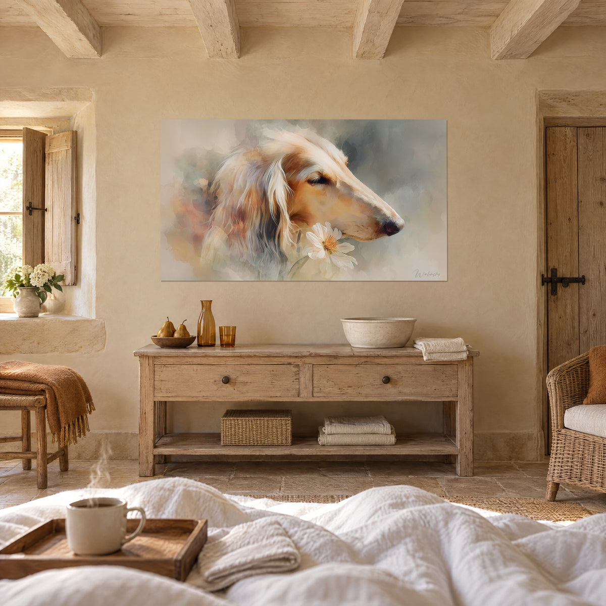 Schilderij windhond met gouden vacht en witte bloem met oranje hart, twee personen met hun rug naar de kijker, boven een bed in een lichte slaapkamer
