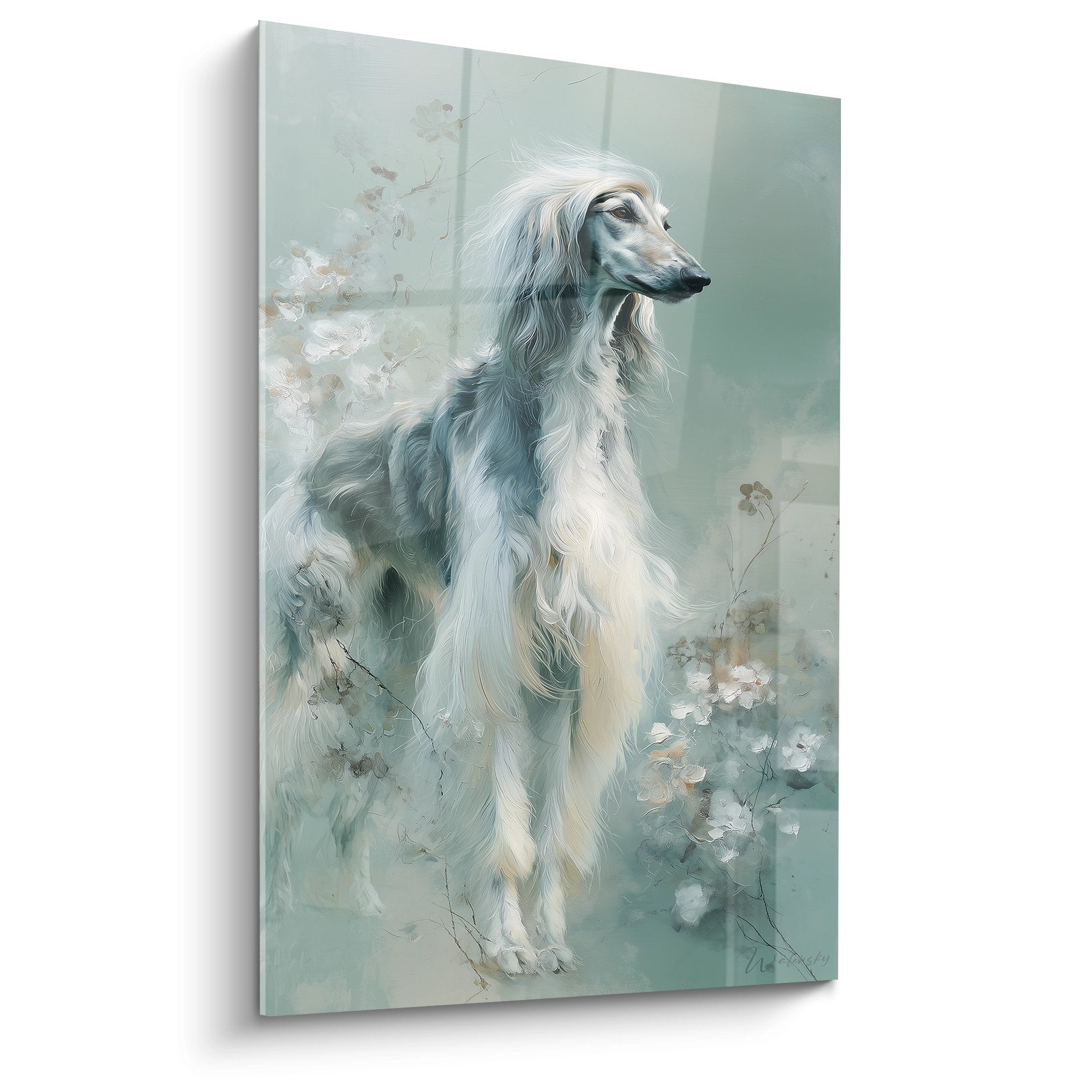 Portrait artistique de lévrier afghan aux nuances bleu-gris et blanc avec touches florales délicates