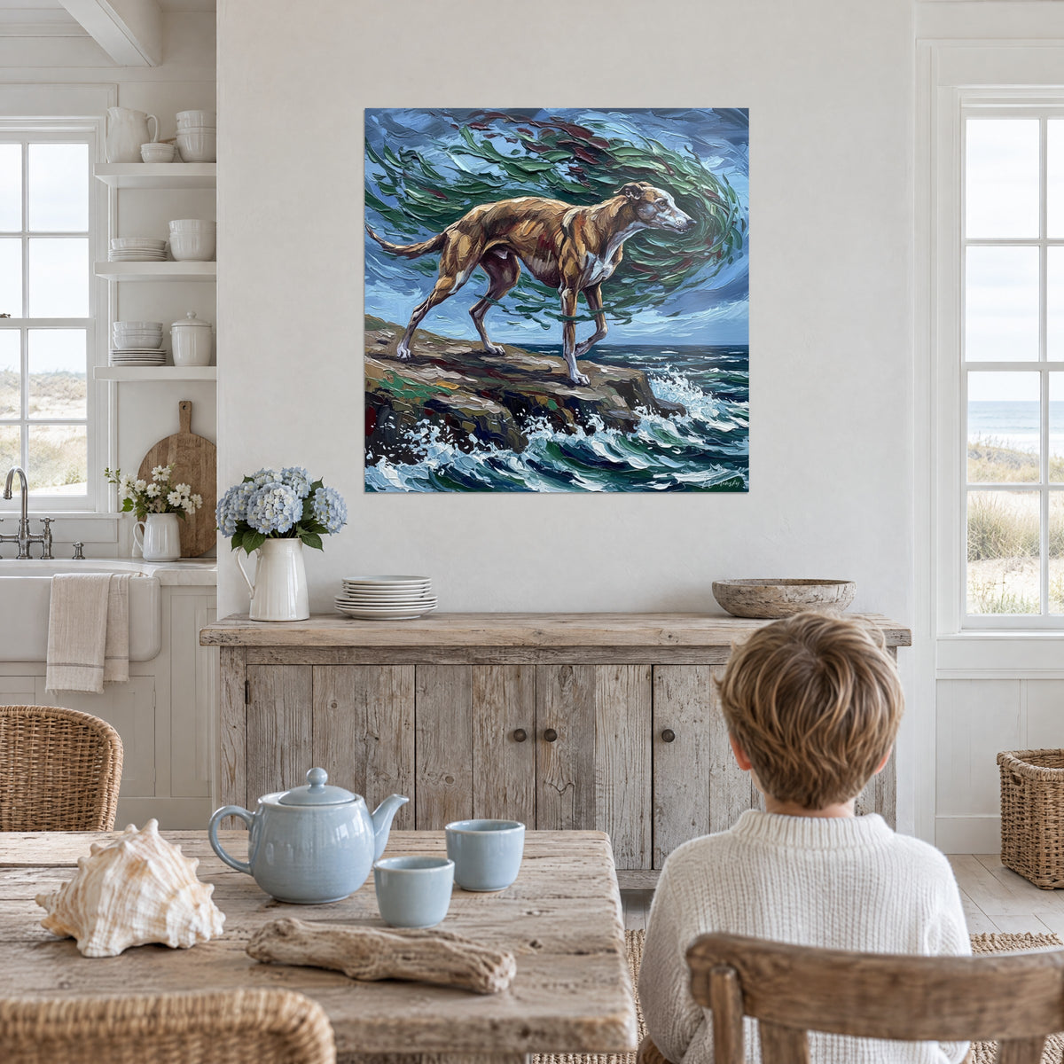 Πίνακας ξανθοκαστανού sighthound με λεπτό ρύγχος, σπείρα από φύλλα φασκομηλιάς και κόκκινα, κρεμασμένος κοντά σε παράθυρο με θέα στους αμμόλοφους