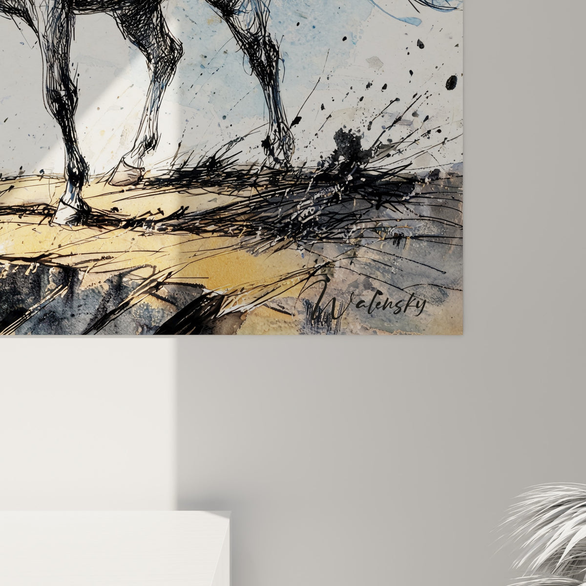 Empâtements d'encre noire et coulures bleu ocre révélant le grain de l'impression du tableau licorne