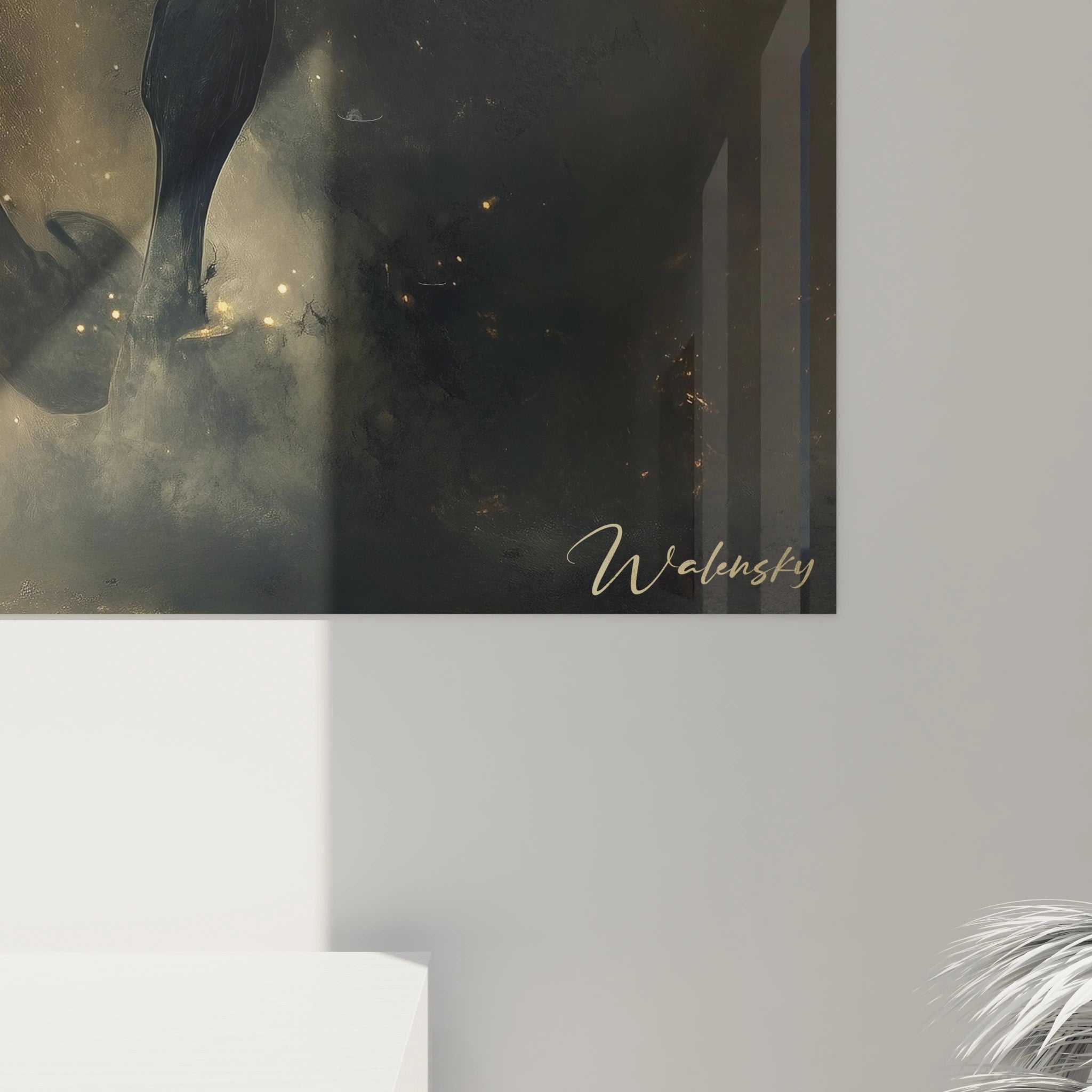 Un tableau licorne sombre illustrant un équidé mystique à la robe noire et à la corne unique. Le fond doré vieilli contraste avec la silhouette ténébreuse. La texture fluide de la crinière évoque un mouvement perpétuel, entre matérialité et évanescence.
