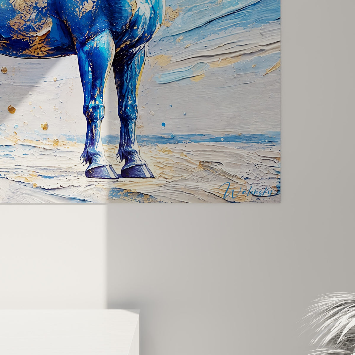Empâtements dorés et bleu marine se mêlant en relief sur la robe texturée de la licorne peinte