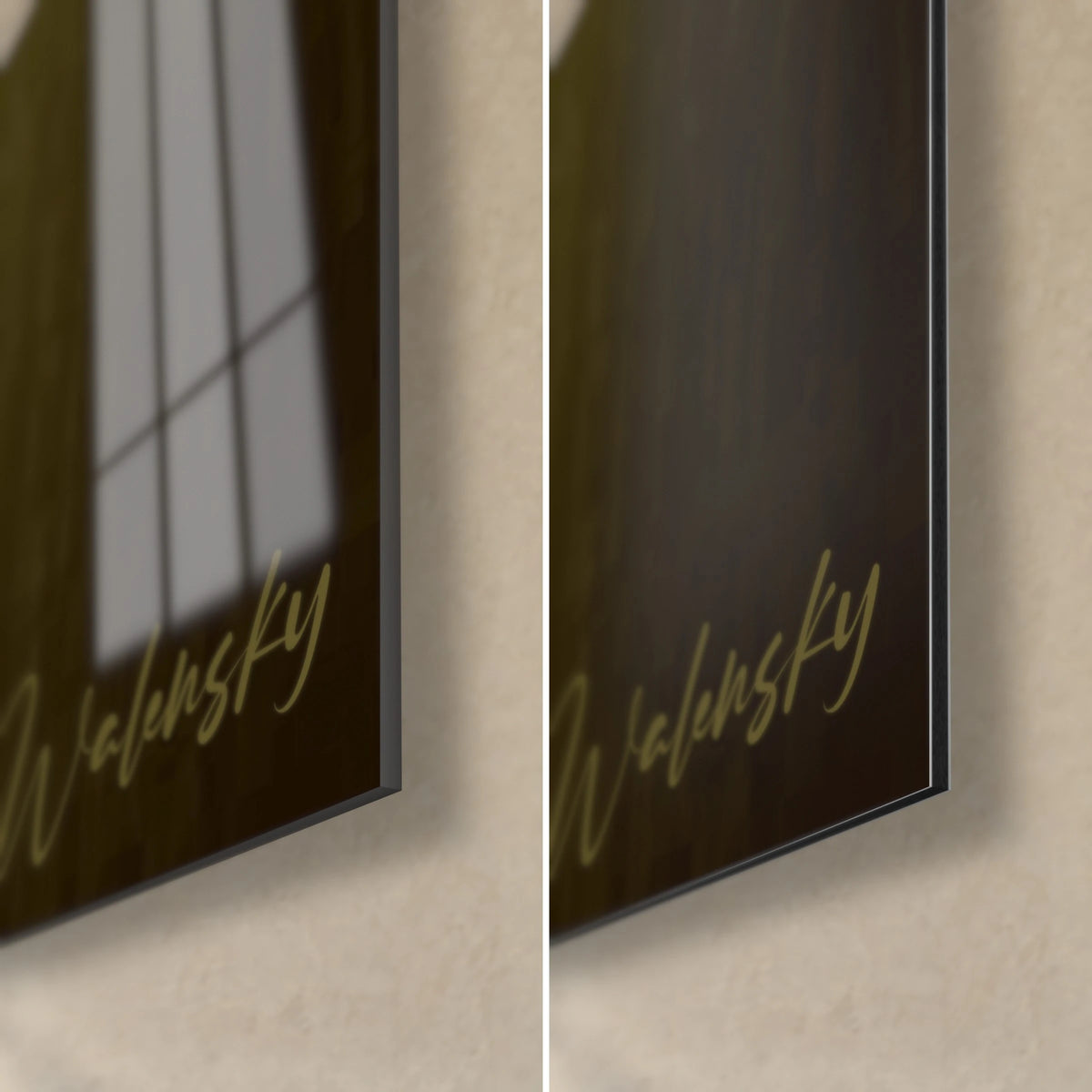 Gemälde stilisierter Löwenkopf, untere rechte Ecke: glänzendes Acrylglas links, mattschwarzes Dibond rechts, goldene Walensky-Signatur