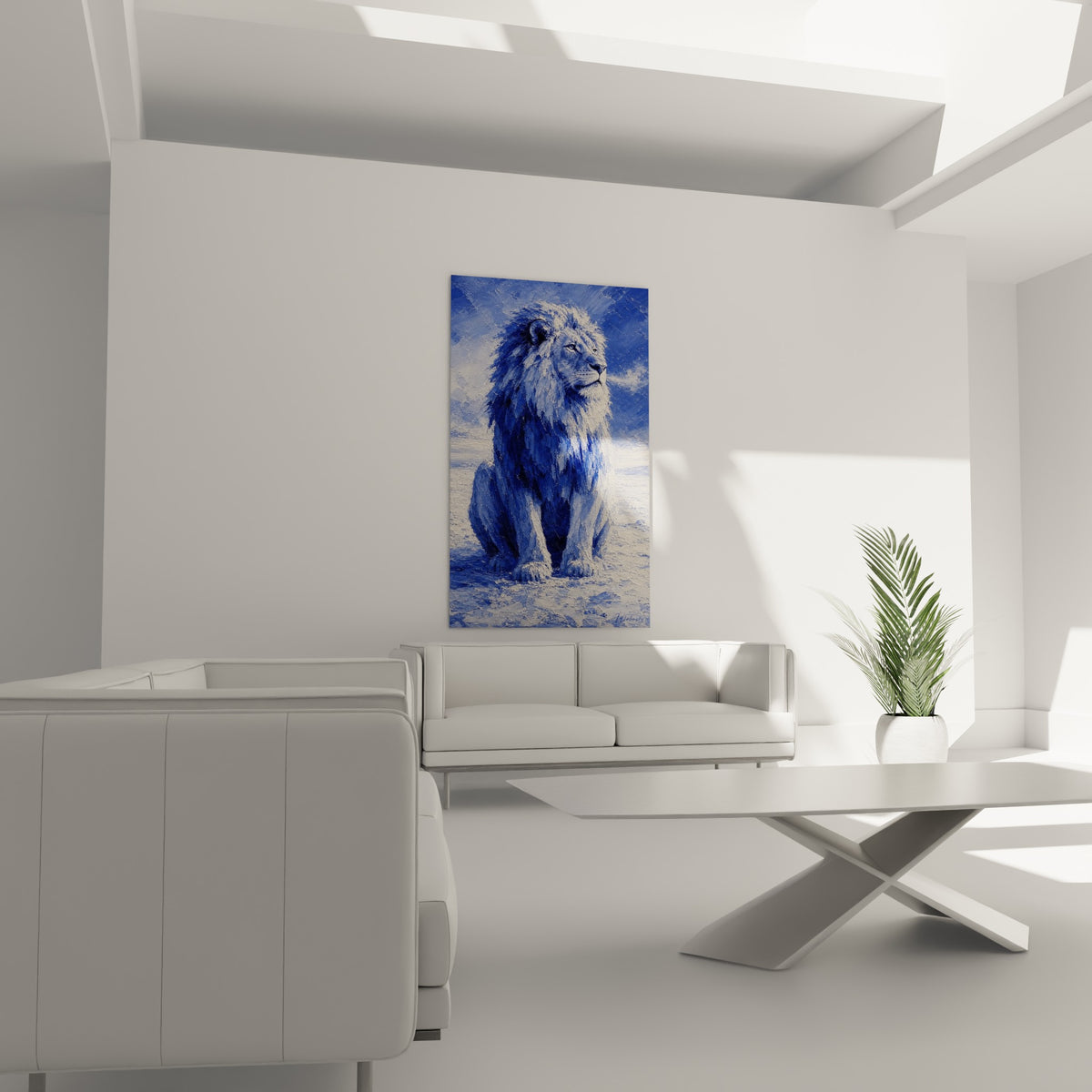 Silhouette de lion bleu profond et crinière blanche au-dessus d'un canapé dans un salon lumineux
