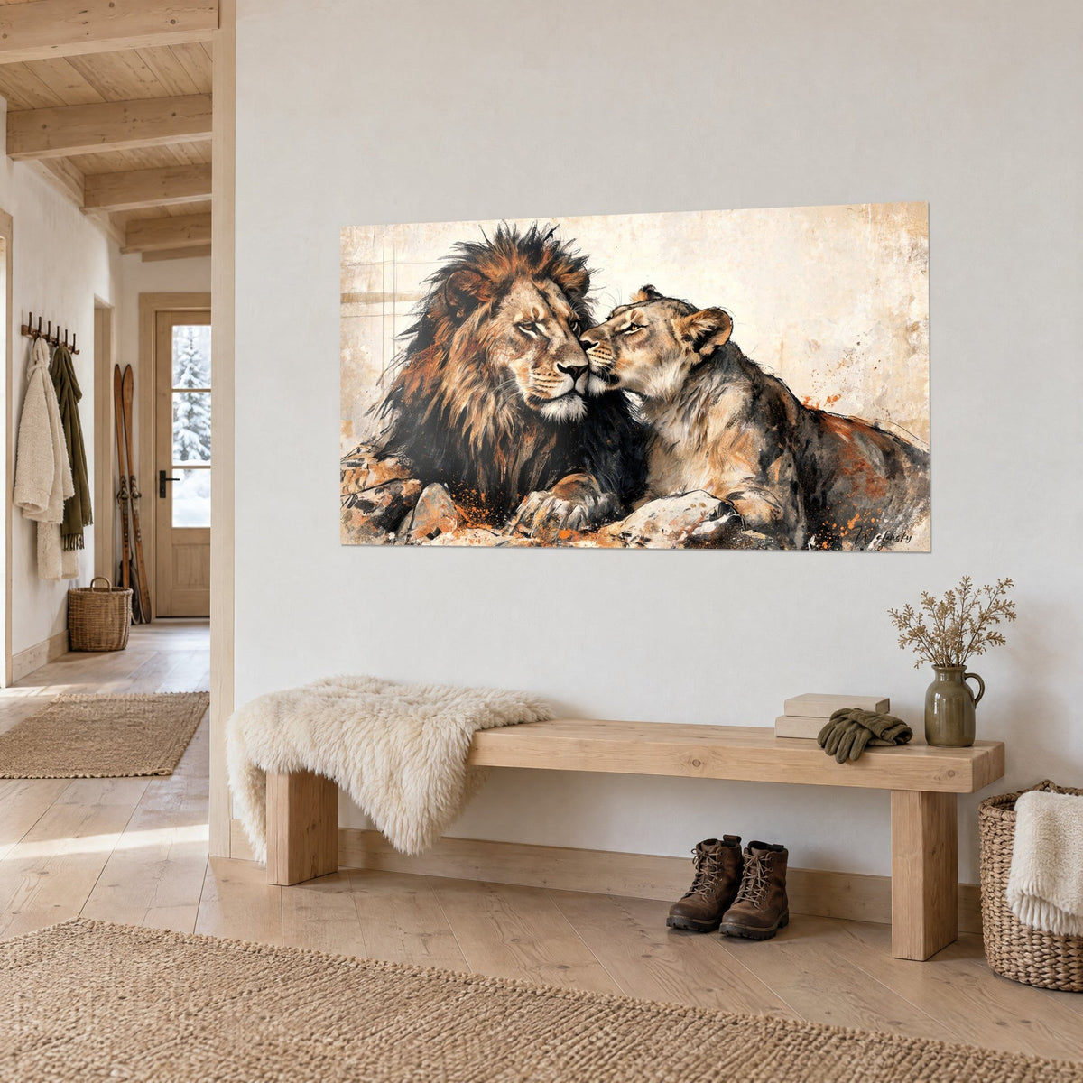 Quadro coppia di felini teneramente abbracciati, pelo ocra ramata e nero carbone, schizzi arancioni, sopra una panca di legno nell'ingresso di uno chalet