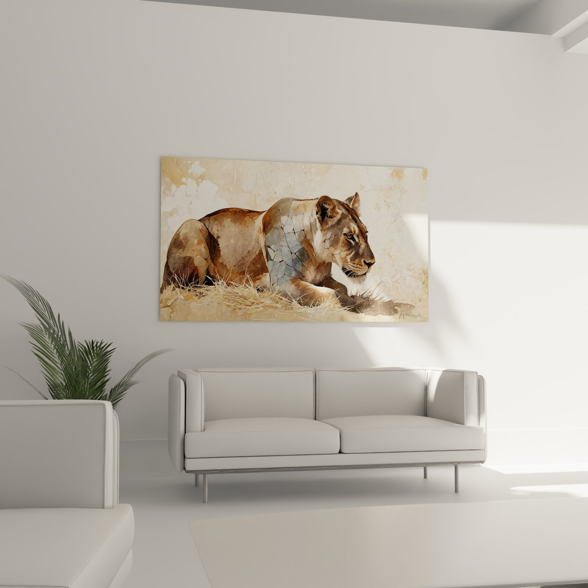 Regard perçant du lion fauve et bleu-gris, suspendu au-dessus d'un canapé dans un salon lumineux