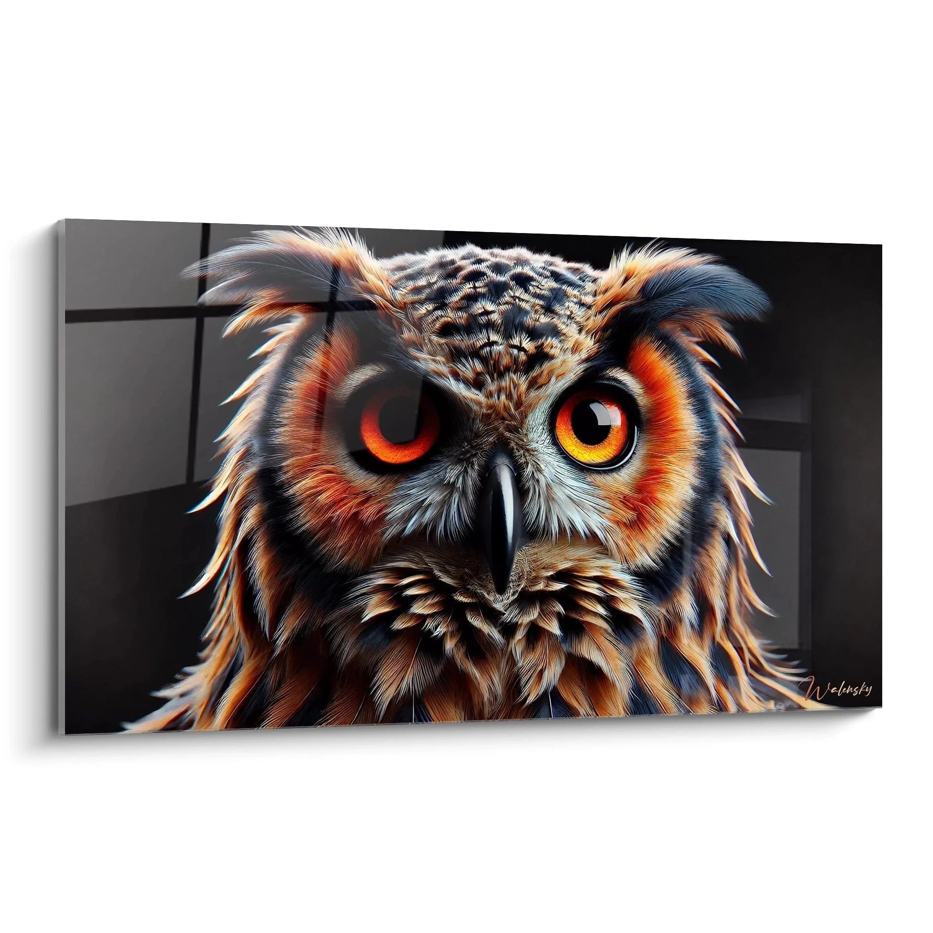 tableau hibou vu de biais avec son plumage orange et bronze hyperrealiste des plumes soyeuses se detache sur un fond sombre profond capturant le mystere nocturne de cet oiseau majestueux

