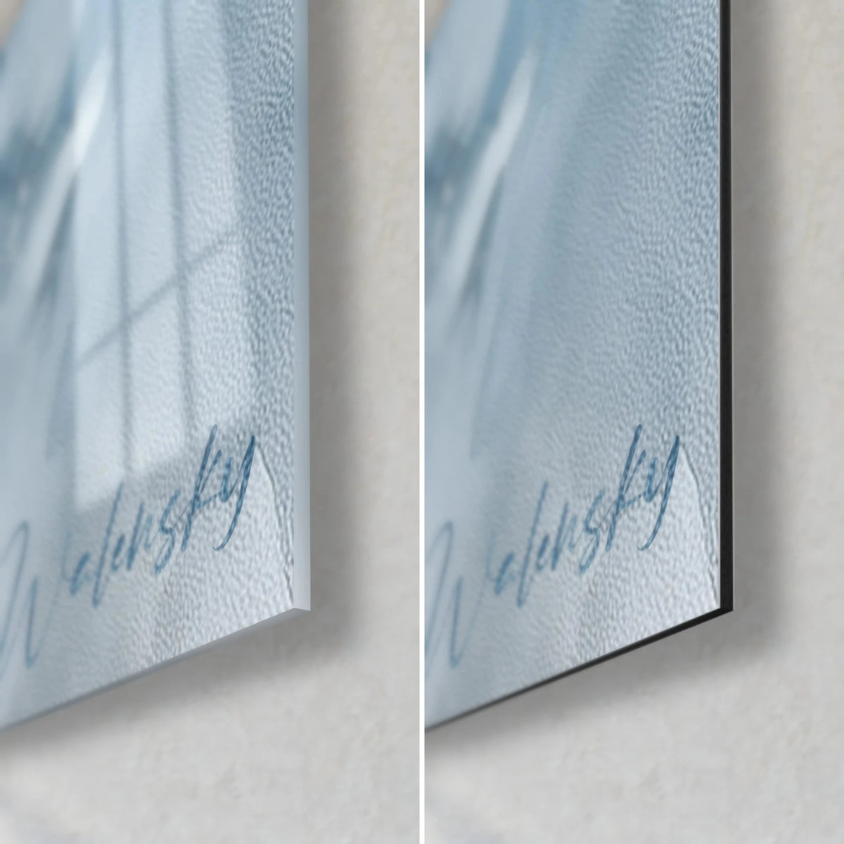 Tableau œil de loup bleu et blanc, coin bas droit : verre brillant à gauche, Dibond mat à droite, tranche noire de 3 mm