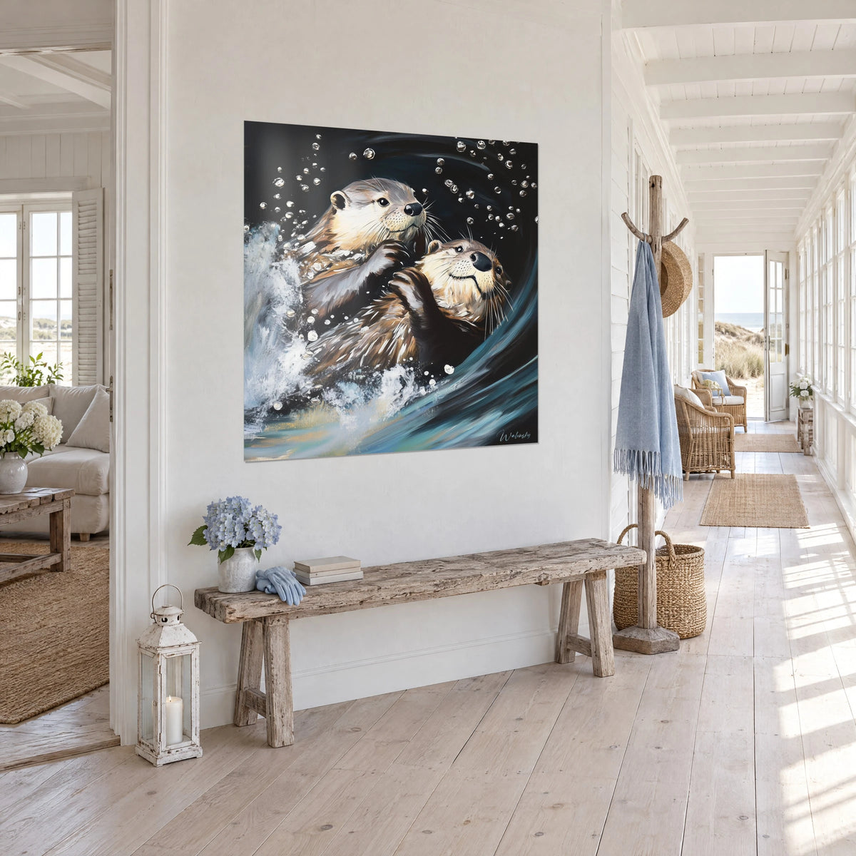 Tableau couple de loutres crème et brun fendant une vague écumeuse bleu pétrole, vu en trois-quarts dans un couloir clair