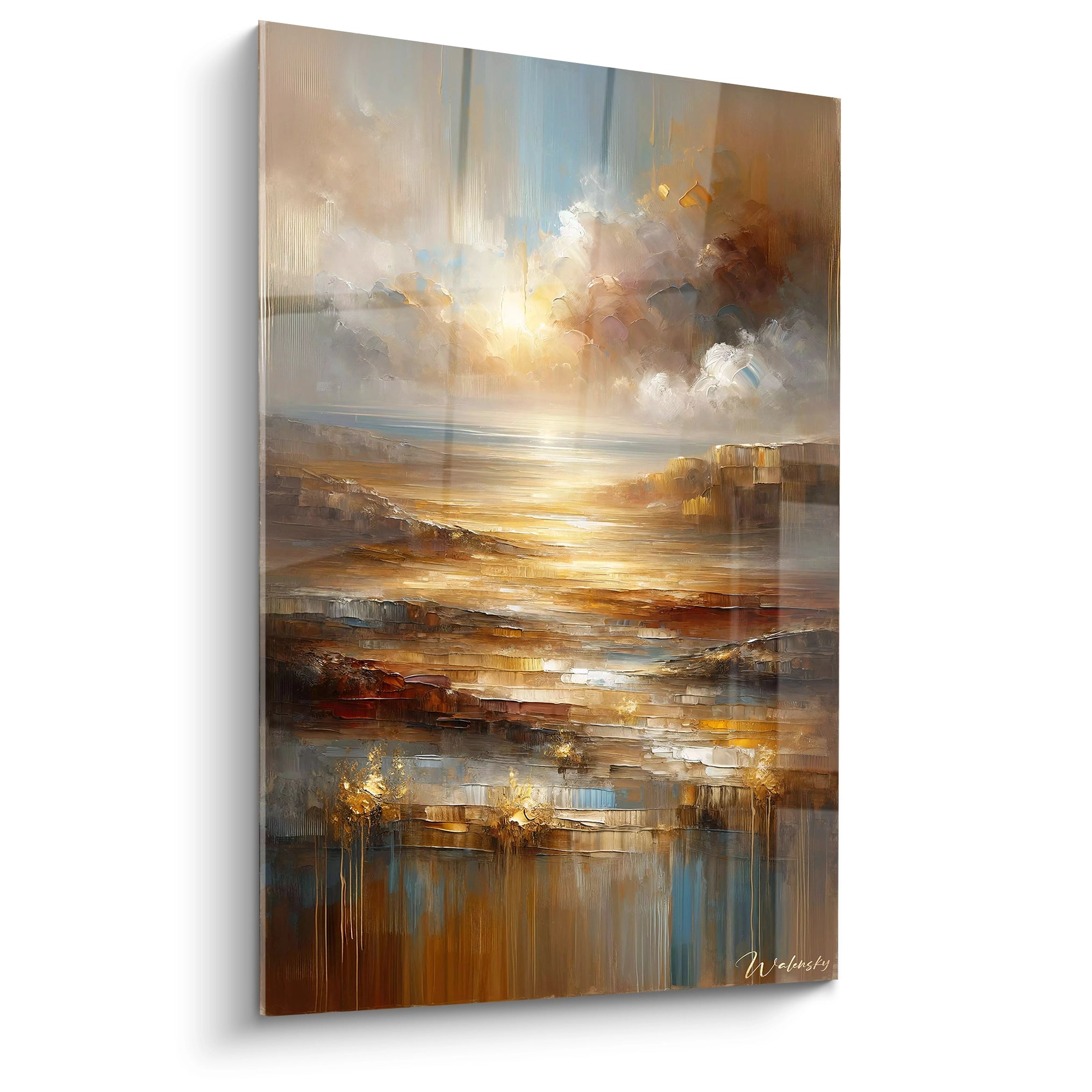 Tableau abstrait représentant un paysage maritime au coucher de soleil. Ciel nuageux avec percée lumineuse centrale reflétée sur l'eau. Palette dominante de tons terre, doré, blanc et touches de bleu. Texture épaisse avec empâtements visibles et coups de couteau créant un relief prononcé, notamment dans les zones terrestres.
