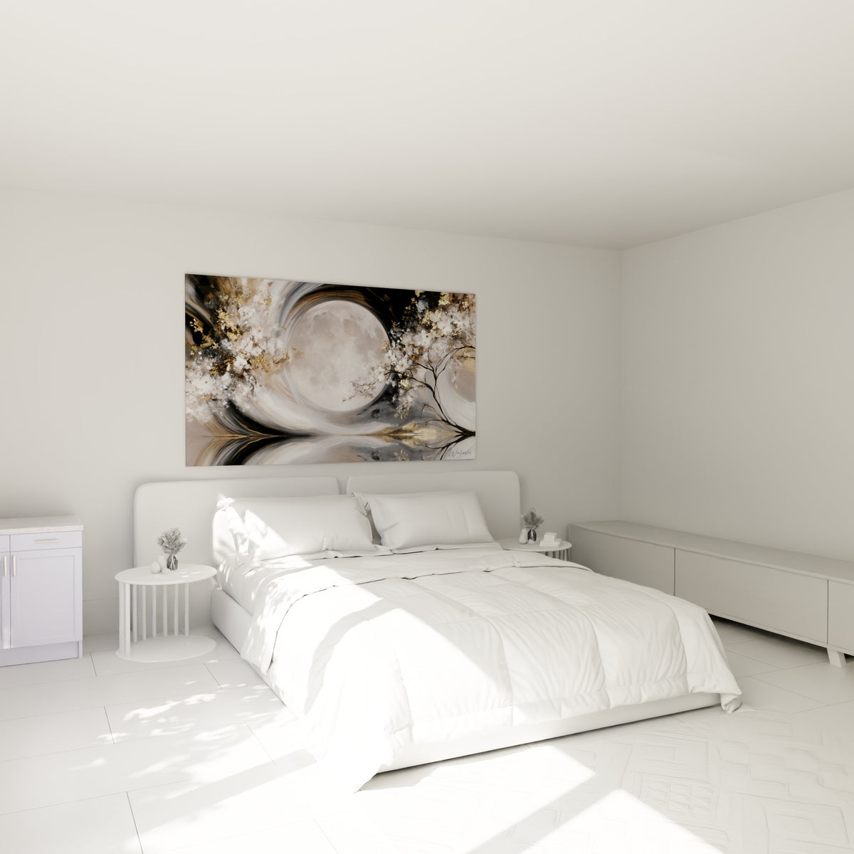 Sphère lunaire beige et fleurs blanches dorées accrochées au-dessus d'un lit dans une chambre claire