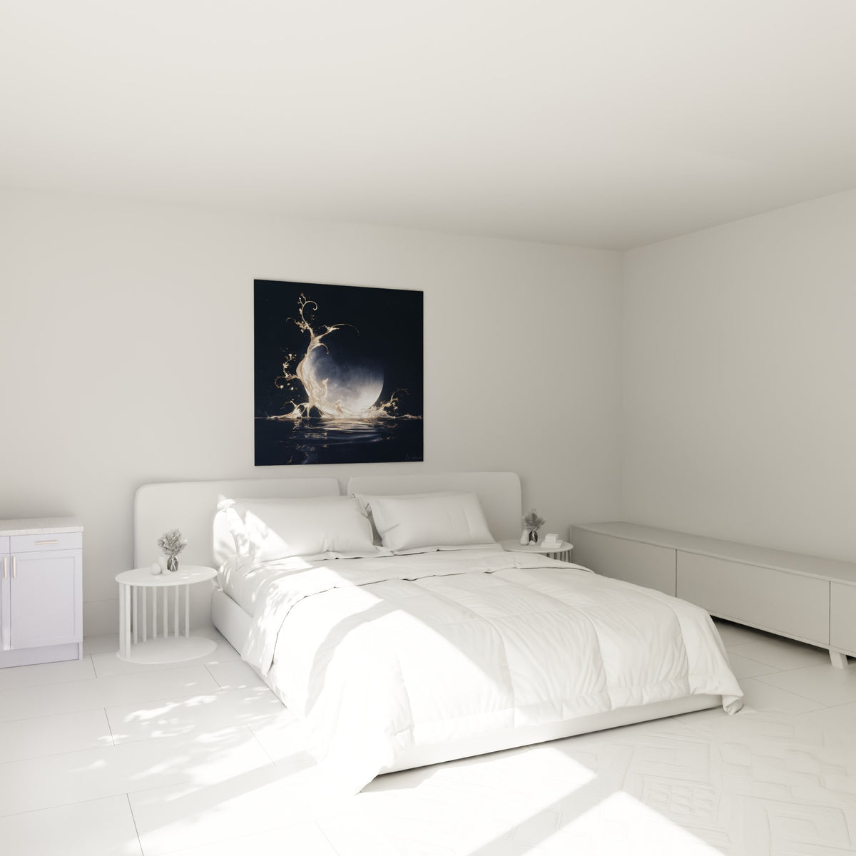 Astre lunaire blanc et éclat doré liquide, tableau accroché au-dessus d'un lit dans une chambre claire